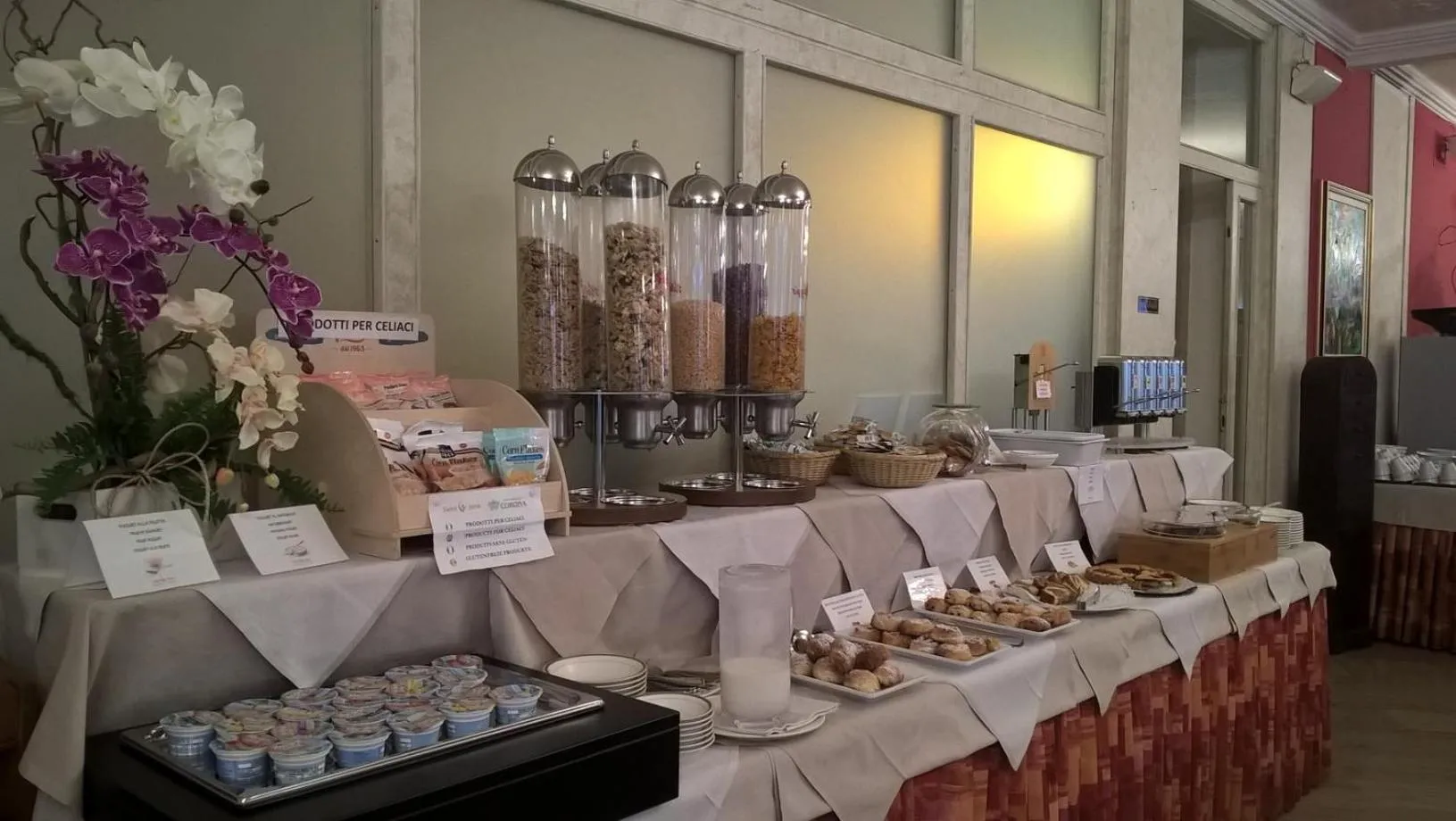 Breakfast in Hotel Corona