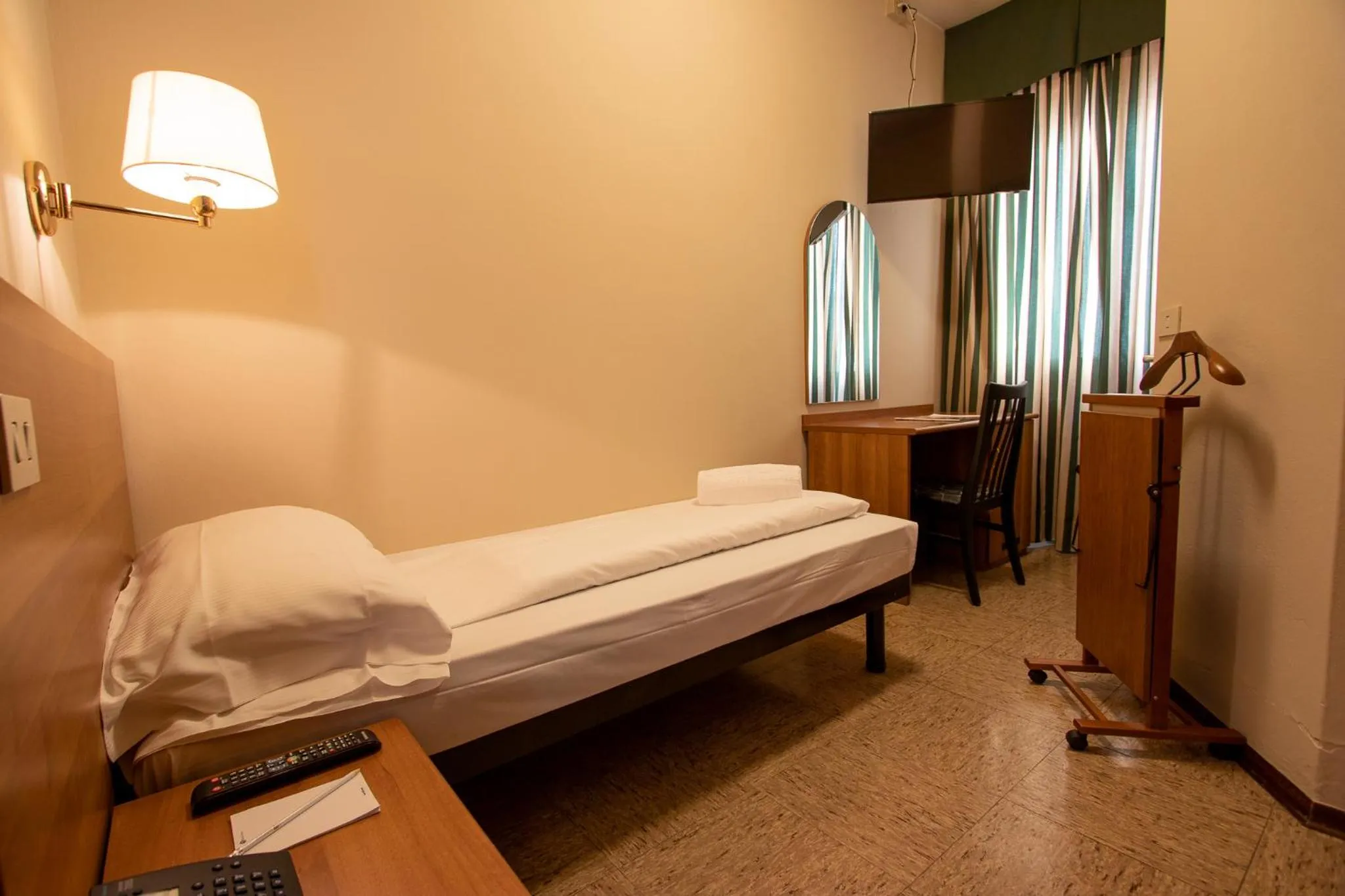 Bedroom, Bed in Hotel Corona