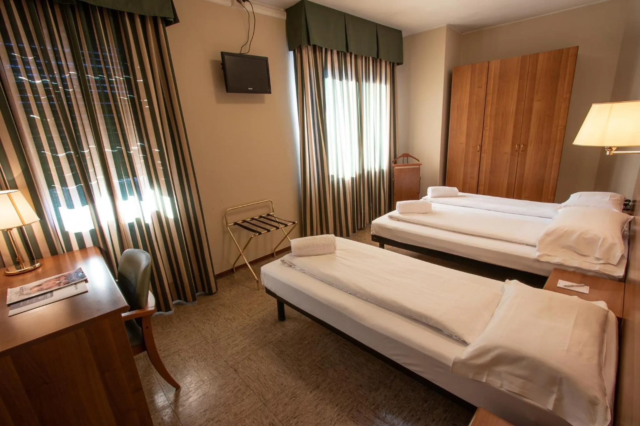 Bedroom, Bed in Hotel Corona