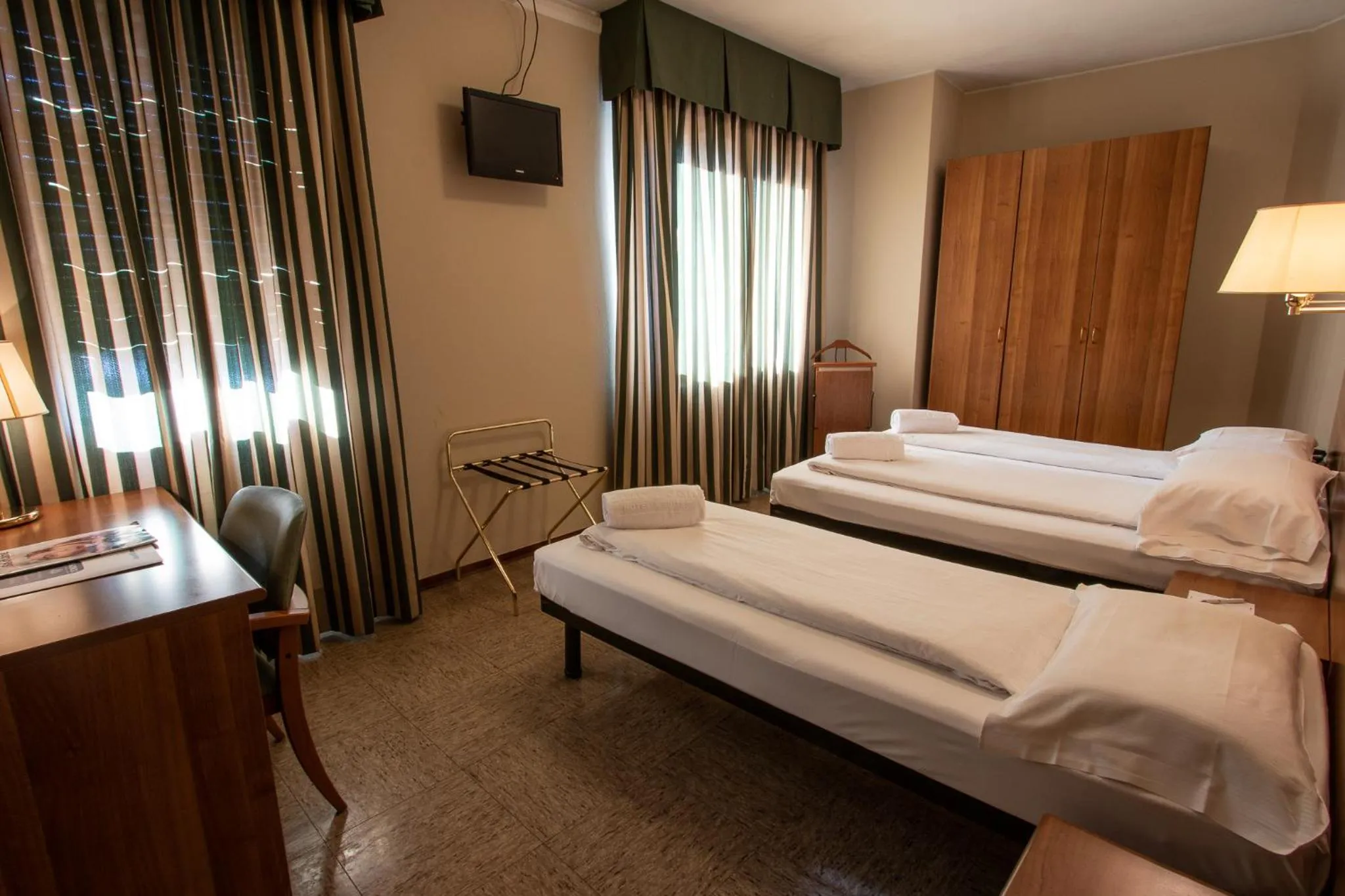 Bedroom, Bed in Hotel Corona