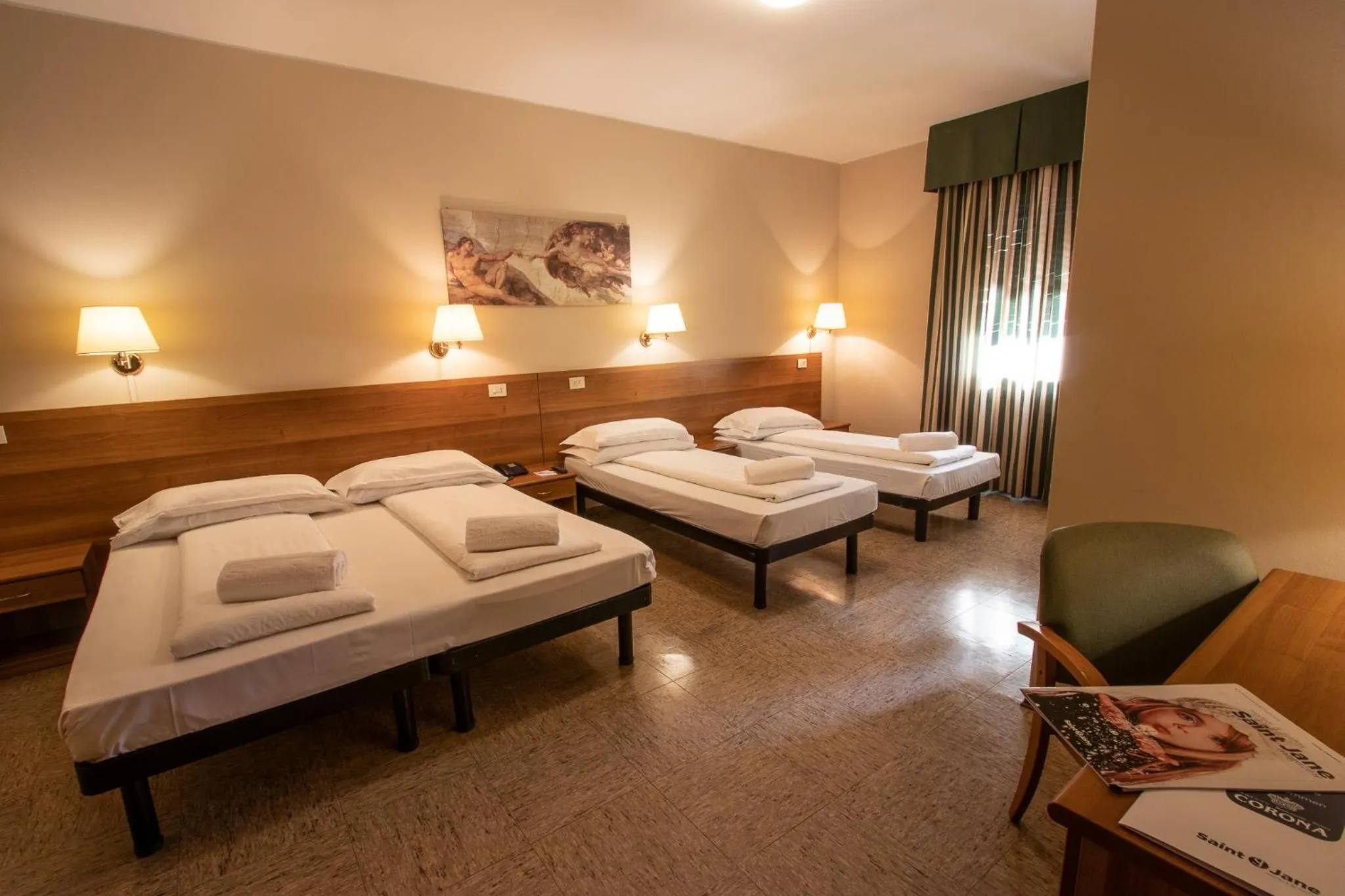 Bedroom, Bed in Hotel Corona