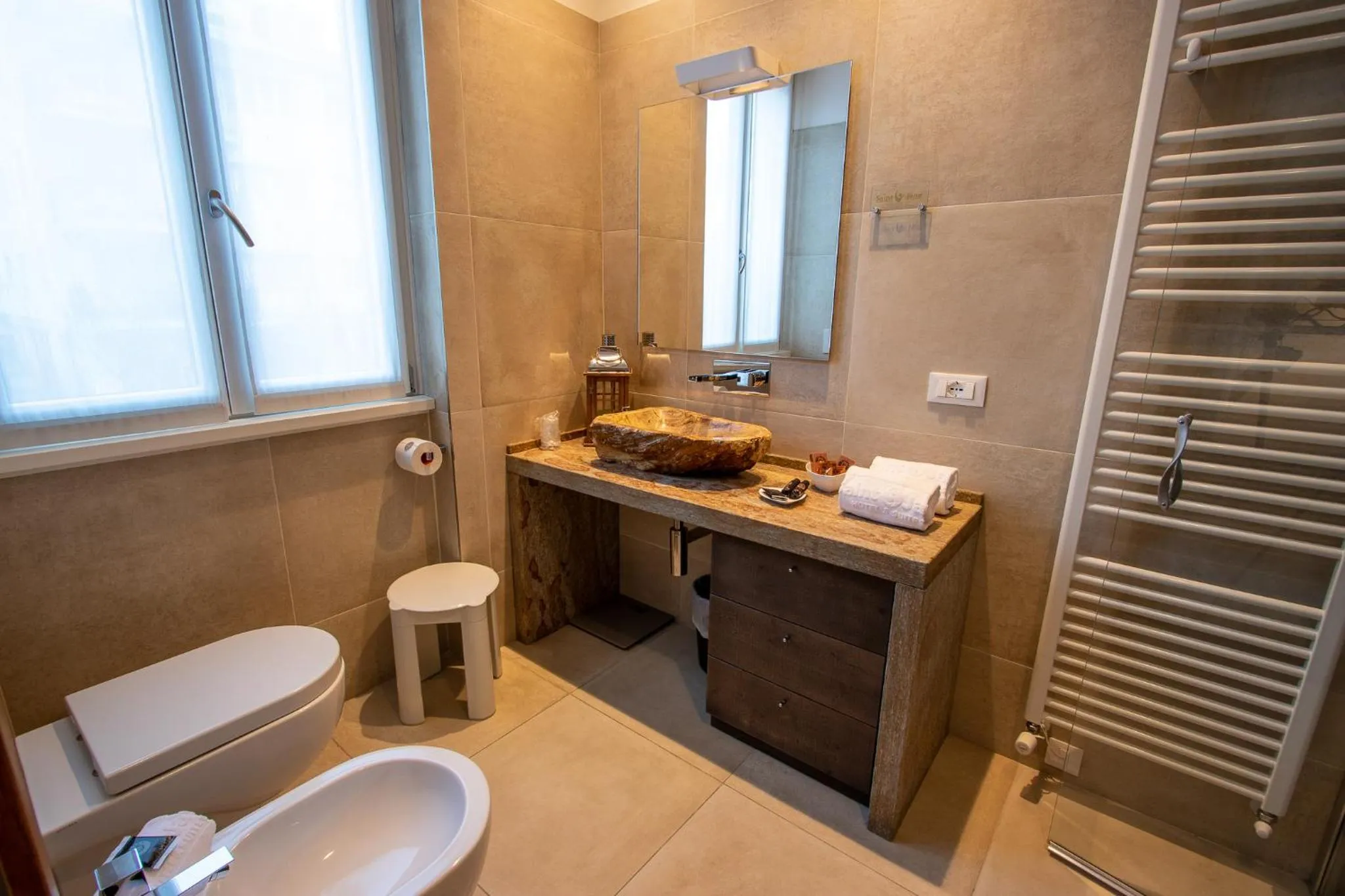 Bathroom in Hotel Corona