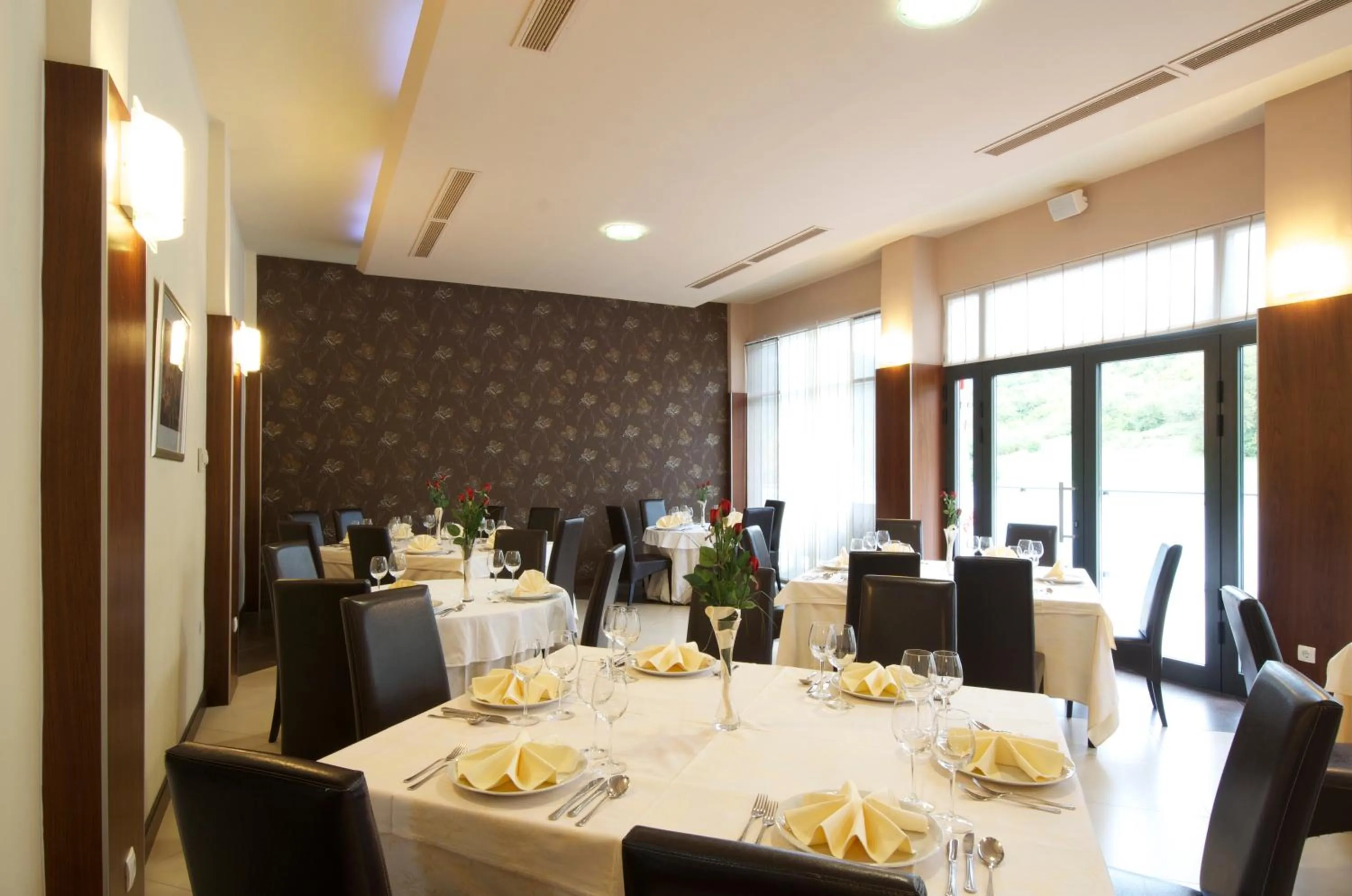 Restaurant/places to eat in Hotel Fontana