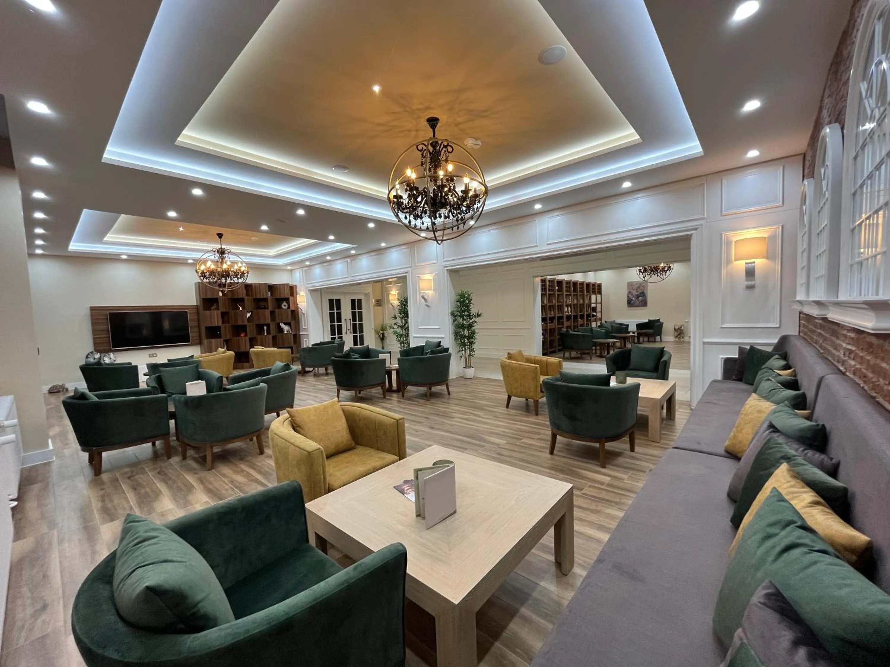 Communal lounge/ TV room in Hotel Schwarzbachtal Hideaway