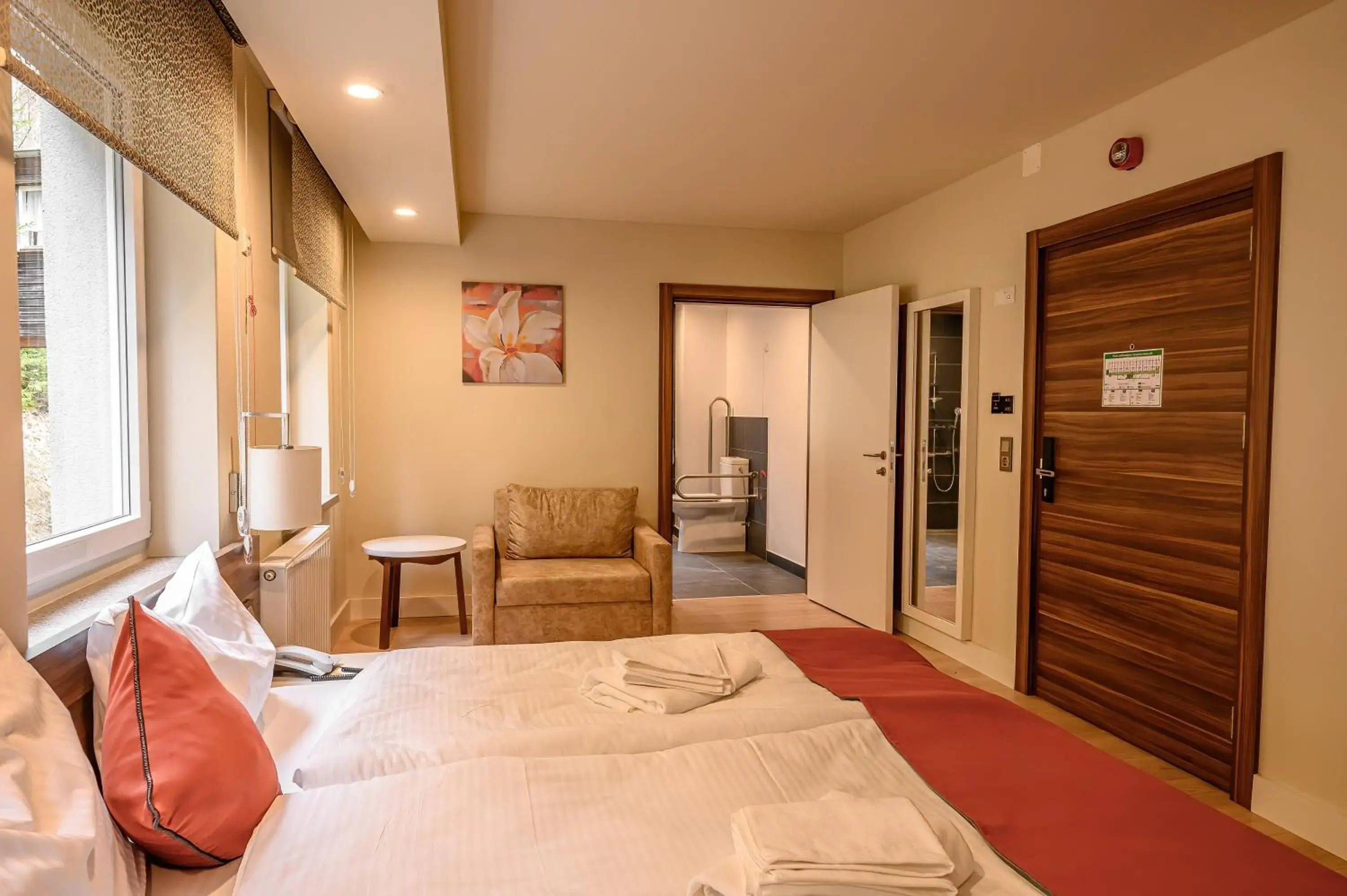 Photo of the whole room, Bed in Hotel Schwarzbachtal Hideaway Photo of the whole room, Bed in Hotel Schwarzbachtal Hideaway