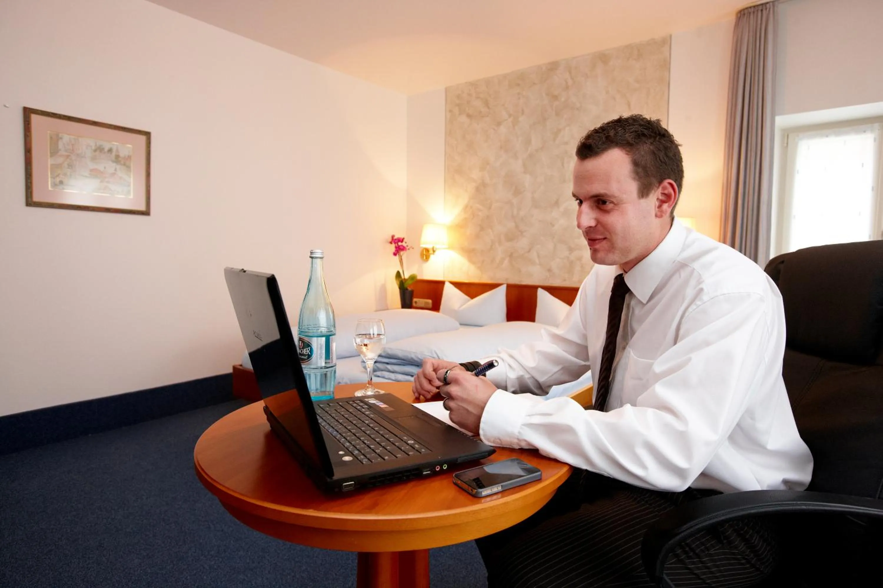 People in Hotel am Markt