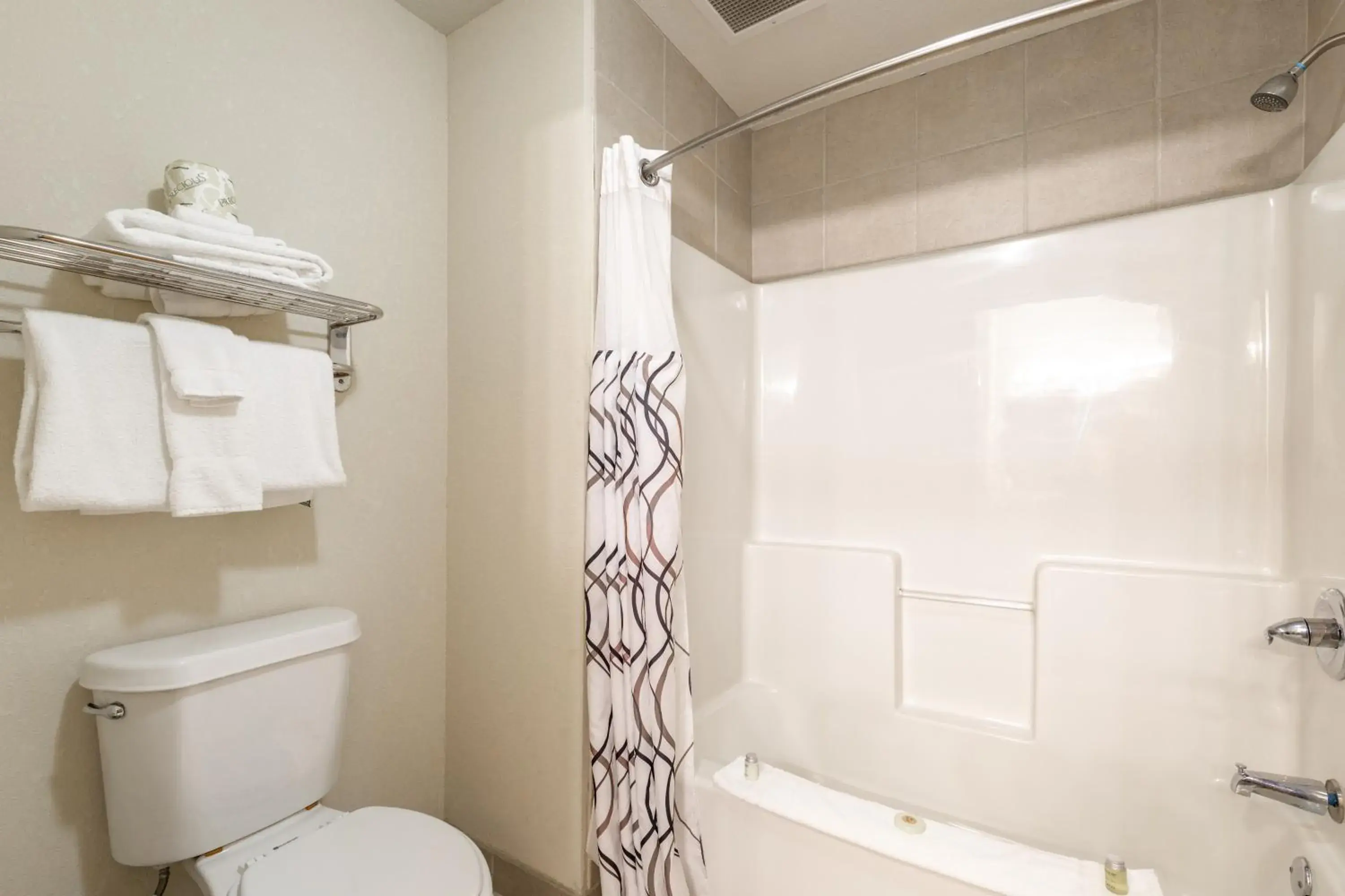 Bathroom in Howard Johnson by Wyndham Branson