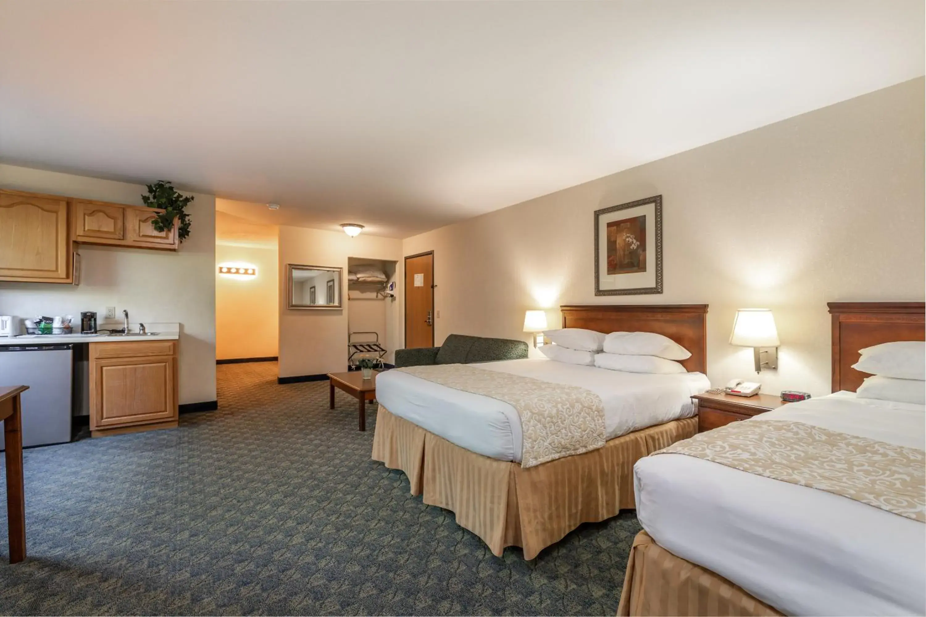 Bed in Howard Johnson by Wyndham Branson