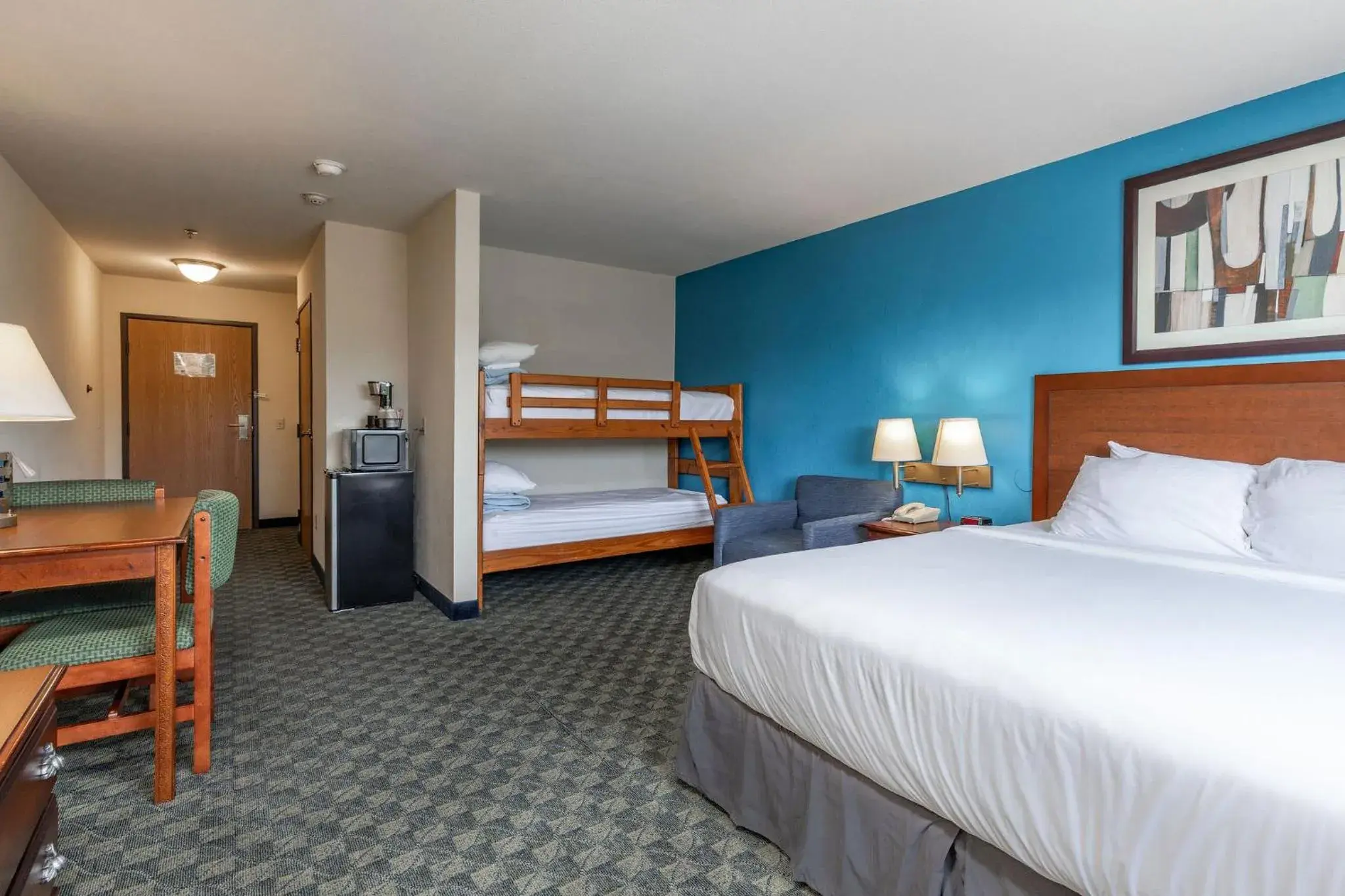 King Room with Bunk Beds - No Waterpark Access in The Branson Waterpark Hotel King Room with Bunk Beds - No Waterpark Access in The Branson Waterpark Hotel
