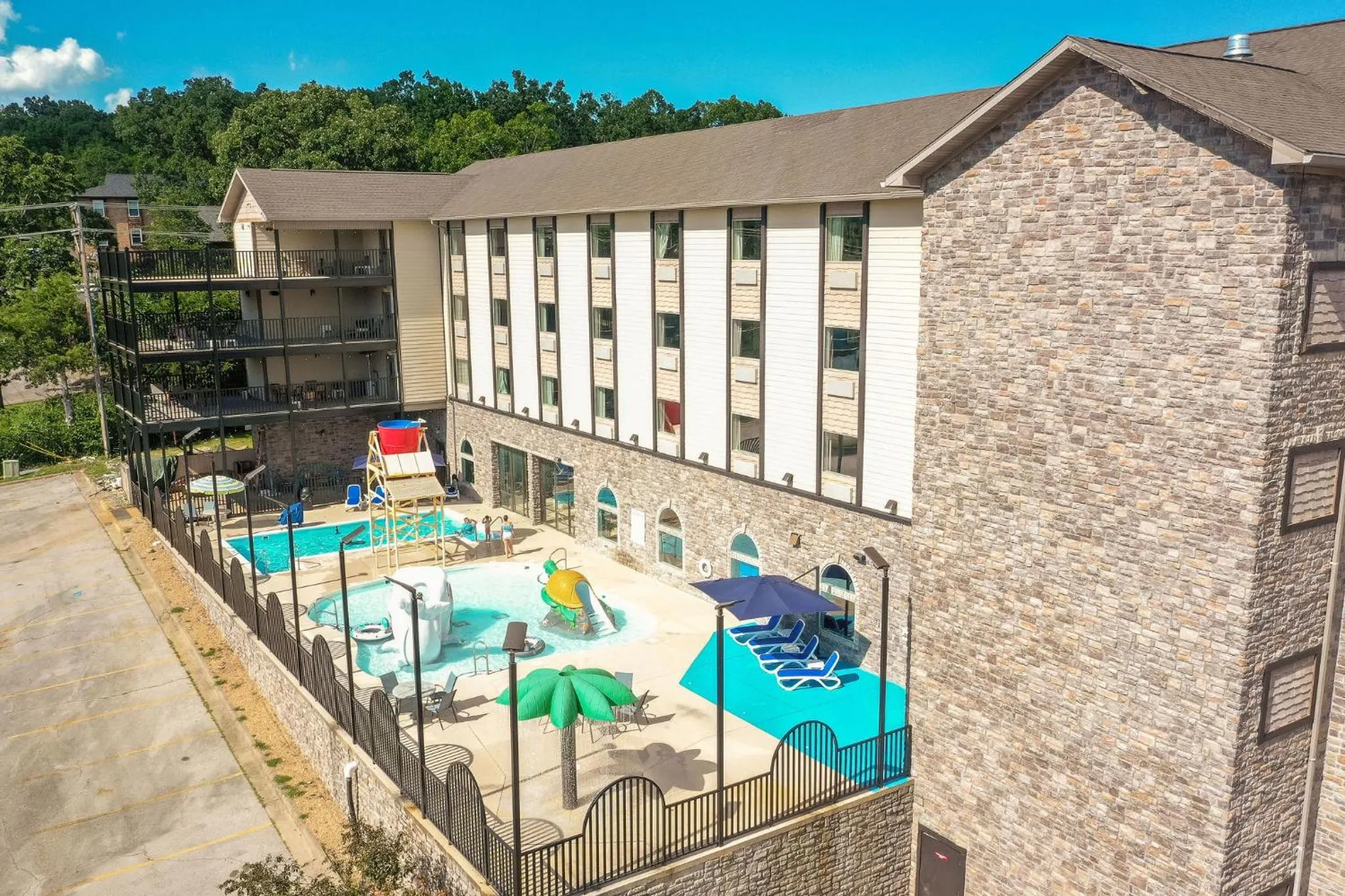 Property building in The Branson Waterpark Hotel