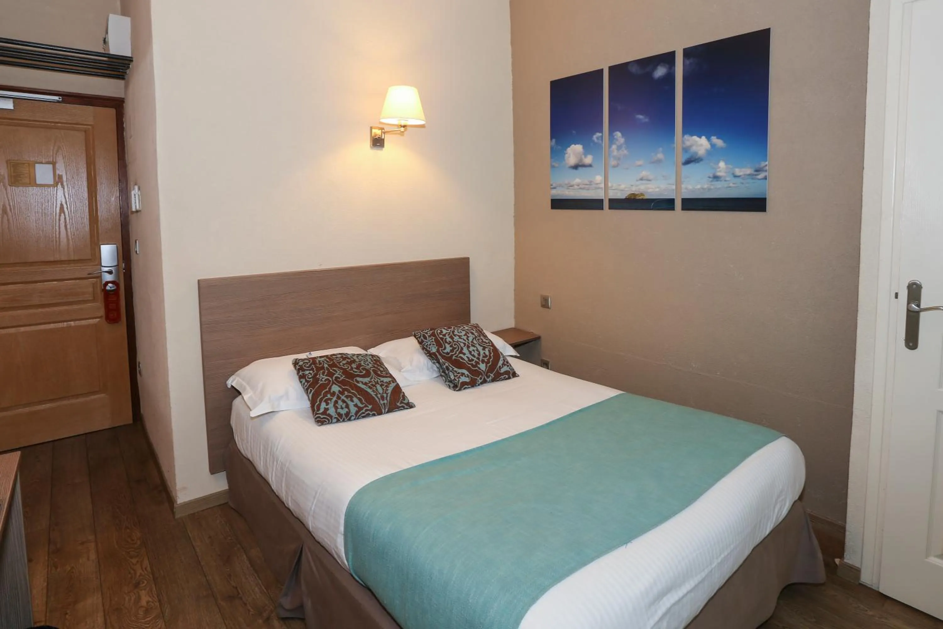 Bed in Hôtel Duc De Padoue