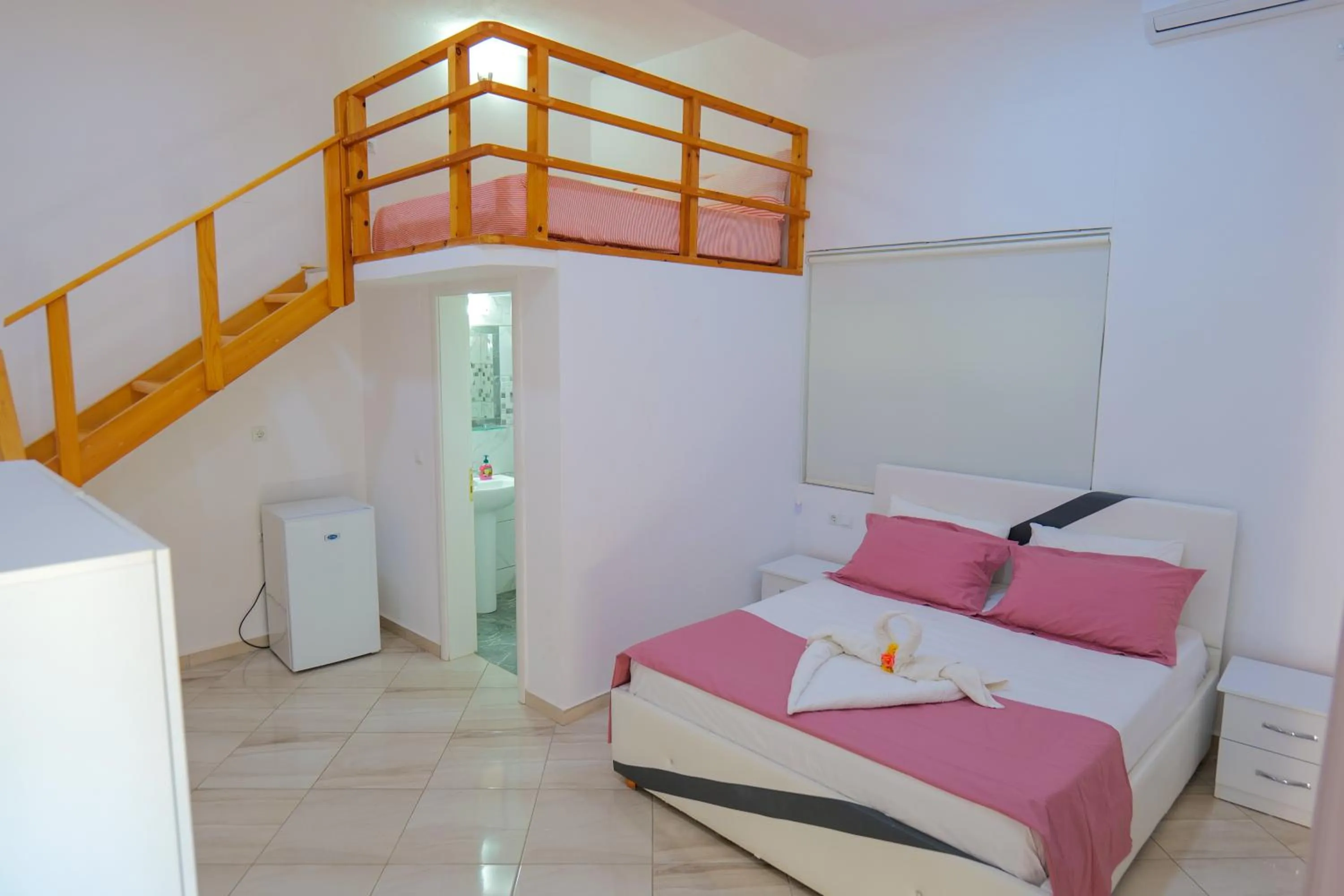 Bedroom, Bed in Hotel Chris