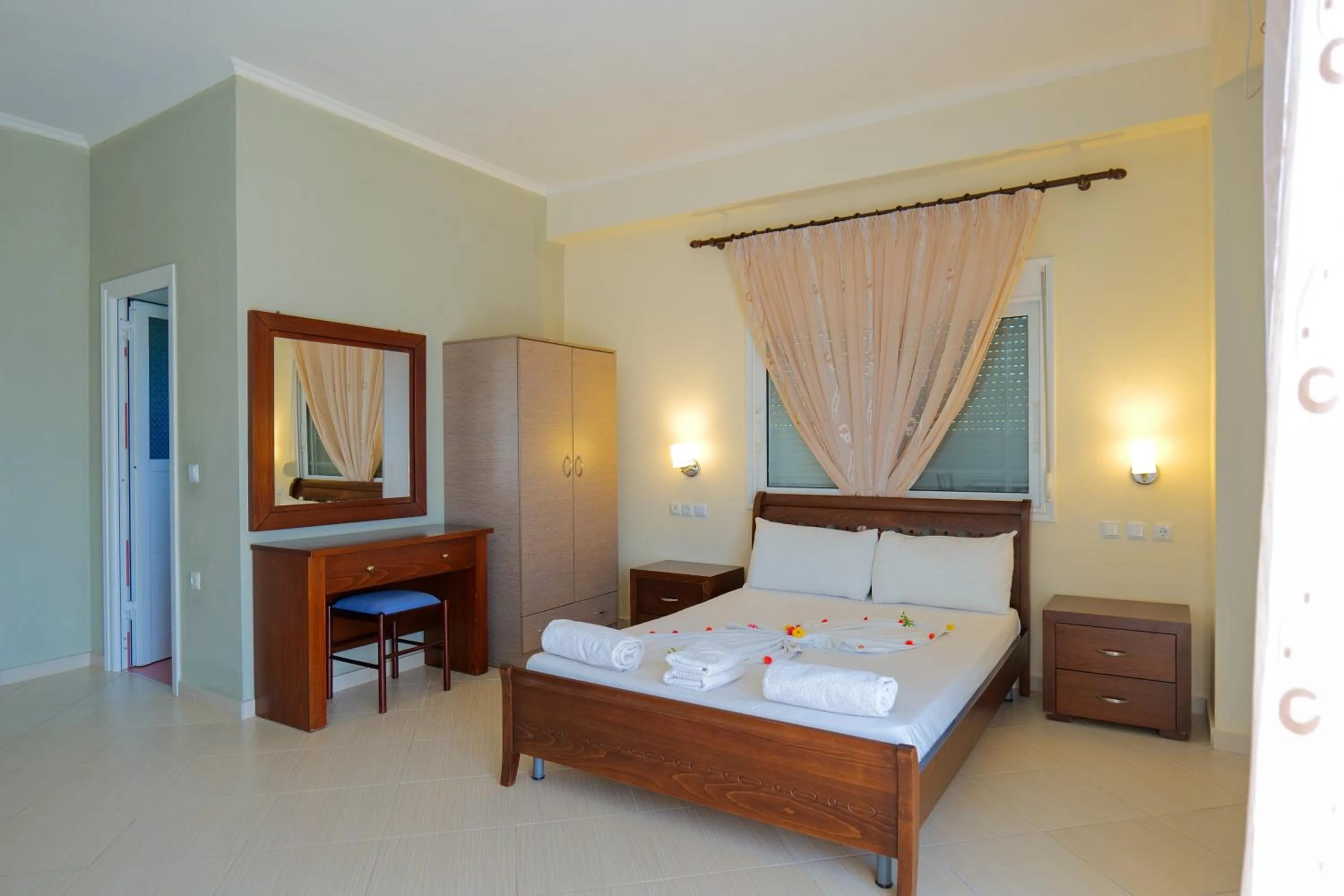 Bedroom, Bed in Hotel Chris