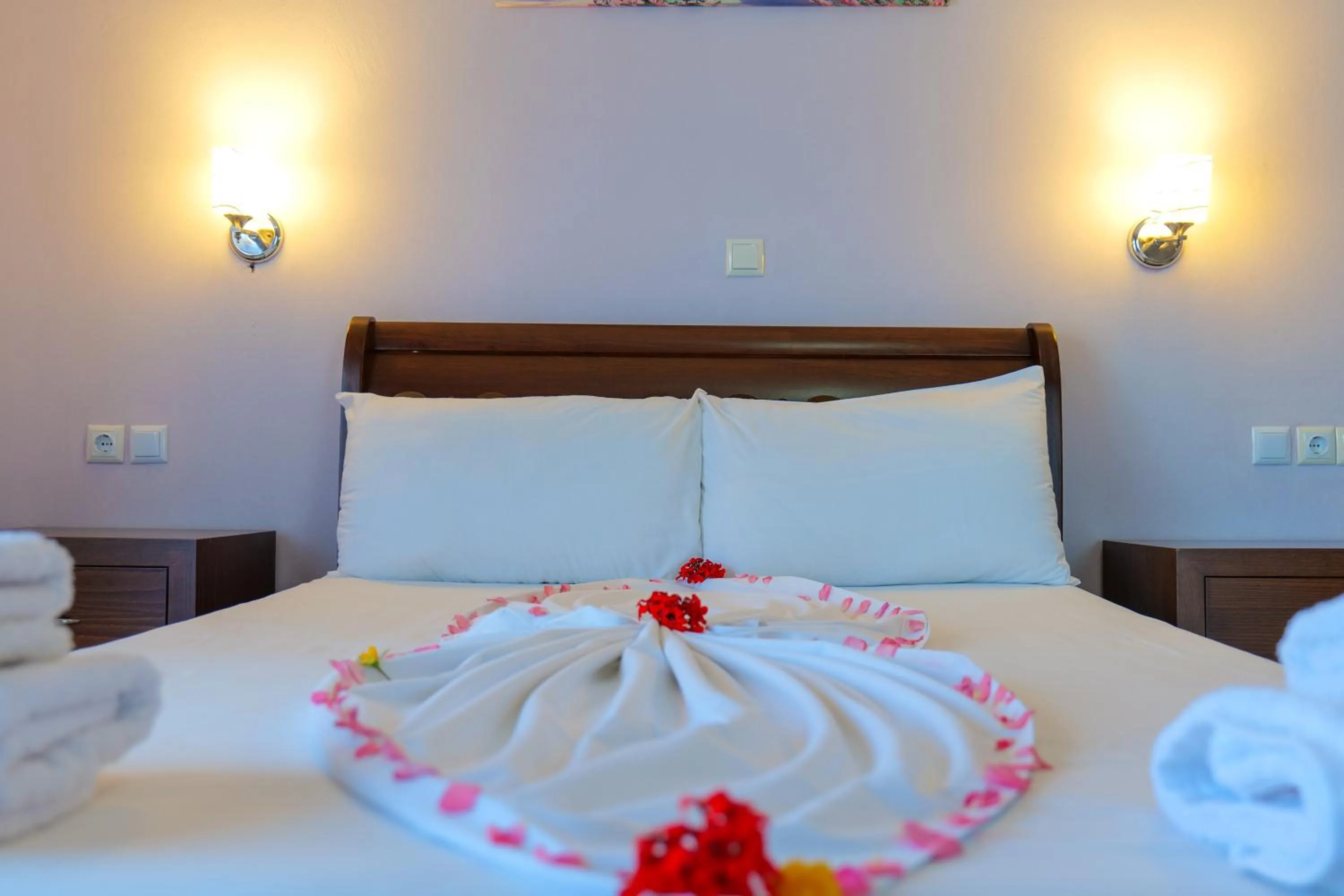 Bedroom, Bed in Hotel Chris