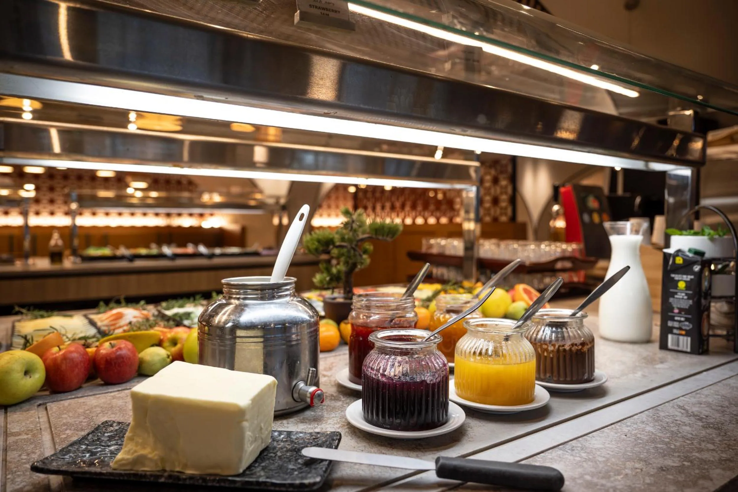 Restaurant/places to eat in Neve Eilat Hotel By Atlas Hotels