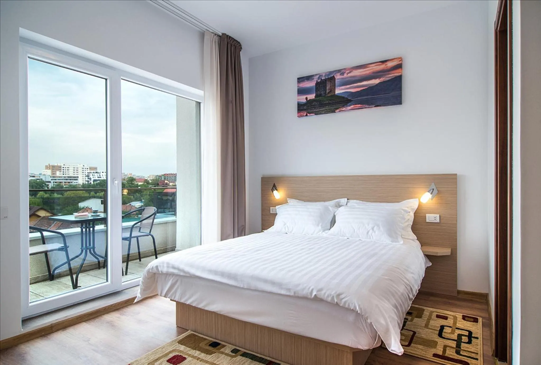 Day, Bed in Residence iL Lago