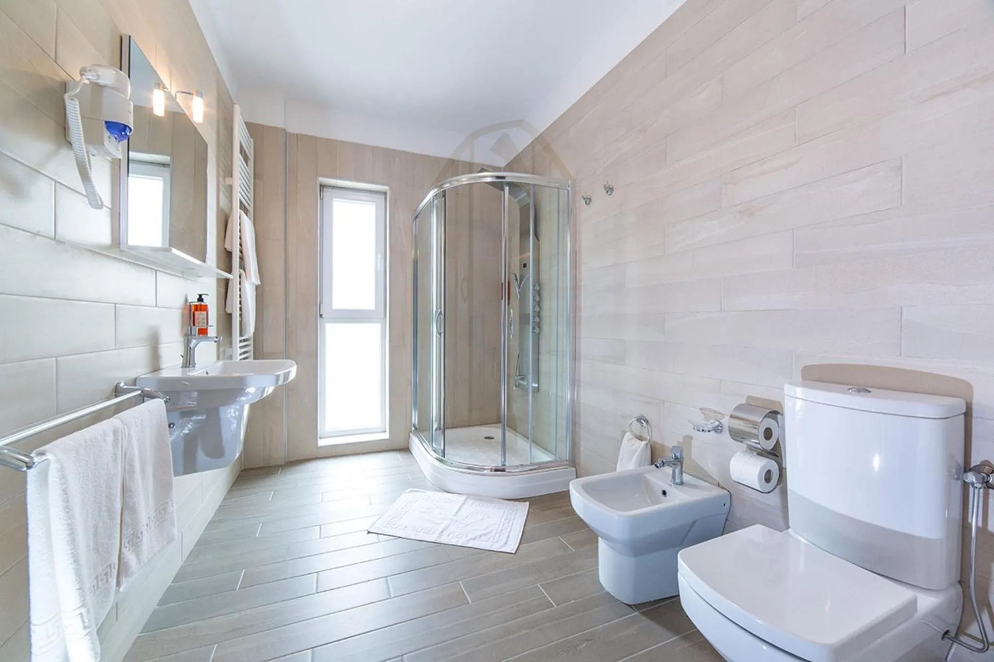 Toilet in Residence iL Lago