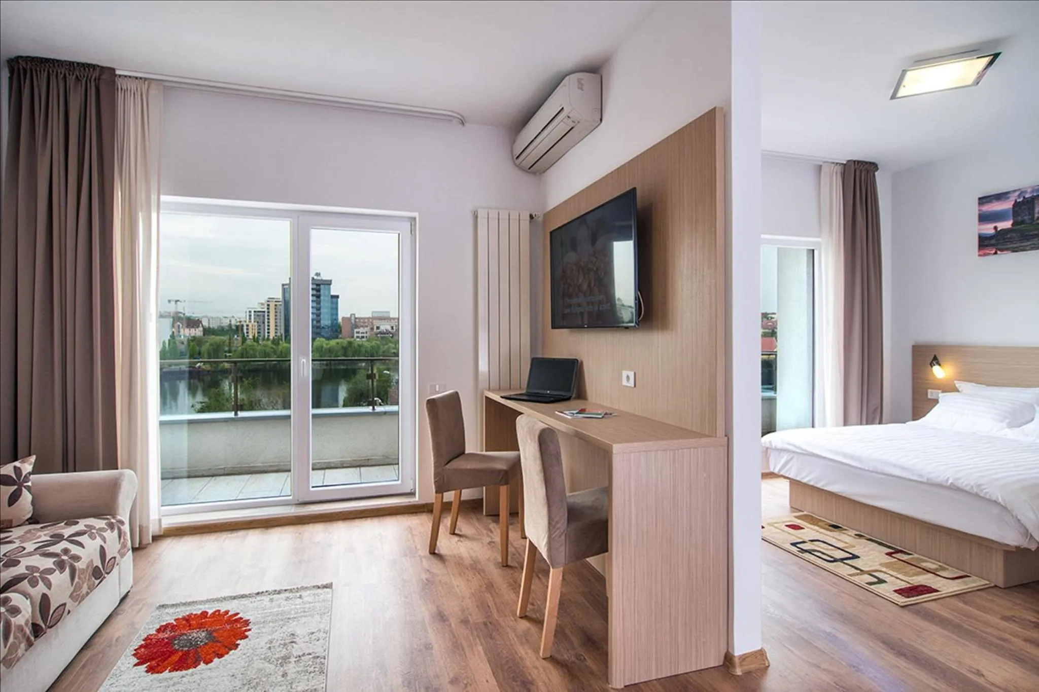 Spring, Bed in Residence iL Lago