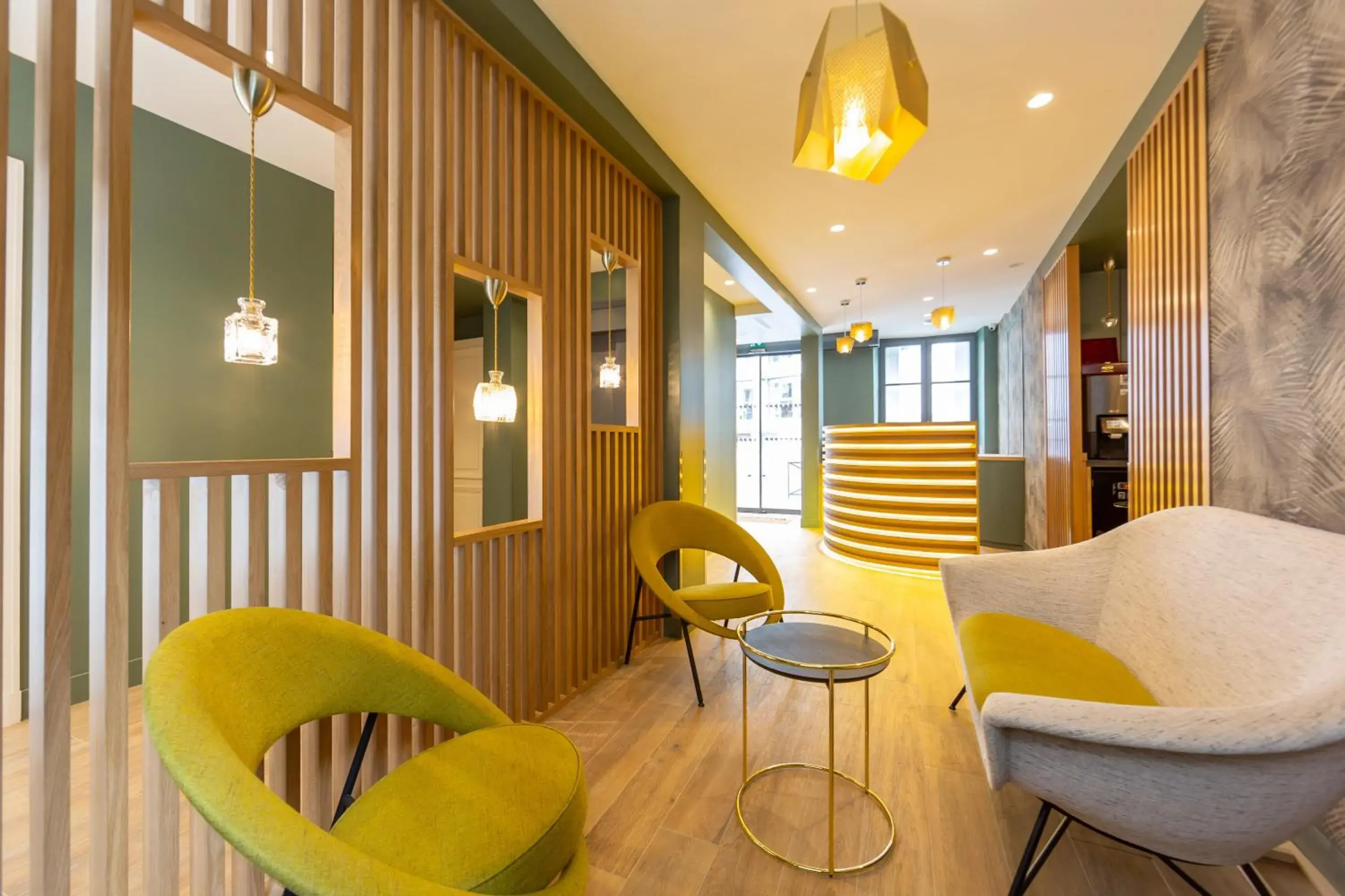 Property building in LOGIS Hôtel 15 Montparnasse Property building in LOGIS Hôtel 15 Montparnasse