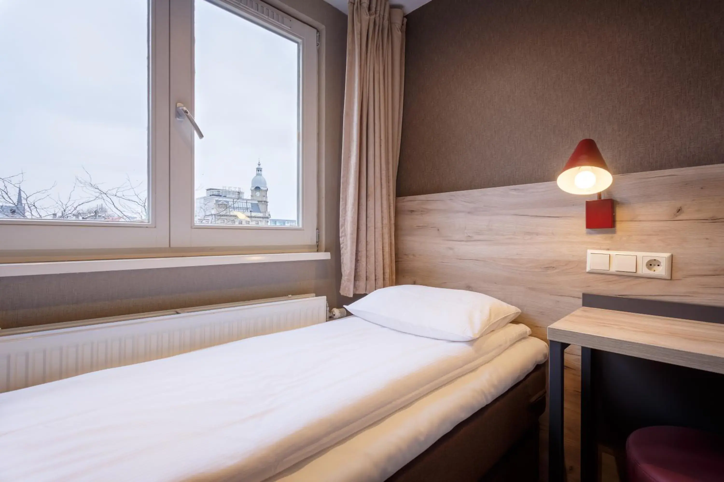 Single Room in Amsterdam Downtown Hotel Single Room in Amsterdam Downtown Hotel