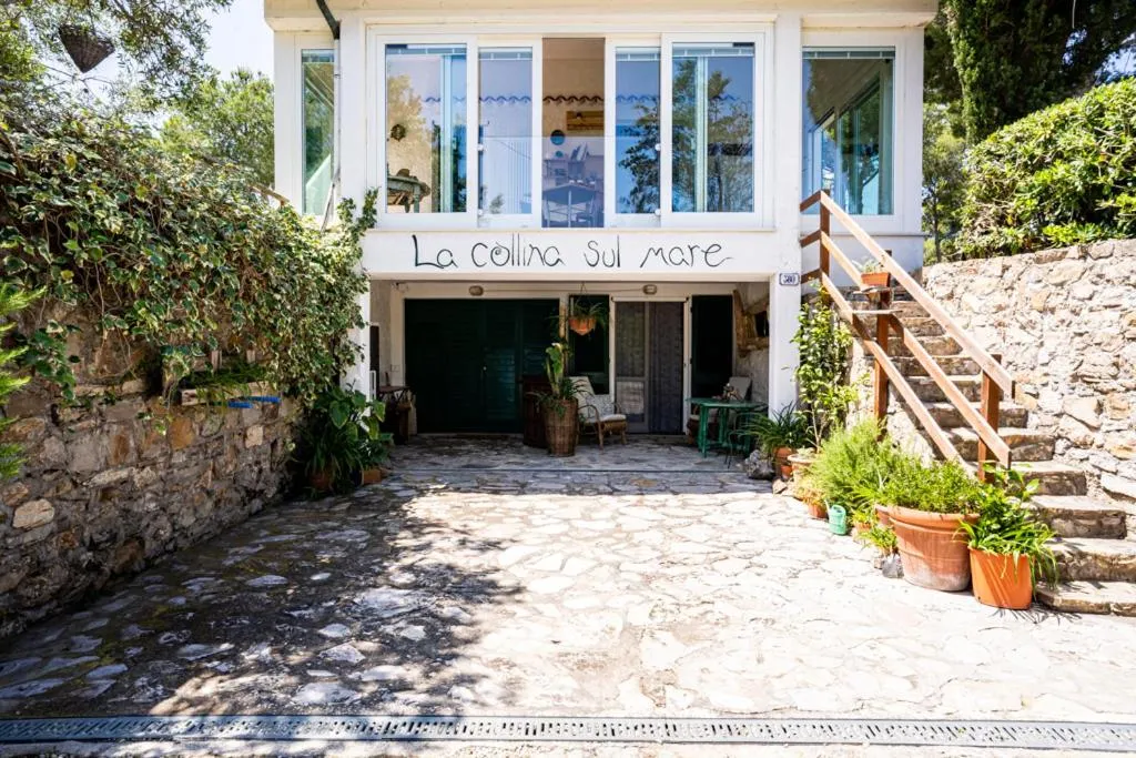 Property building in La Collina sul Mare