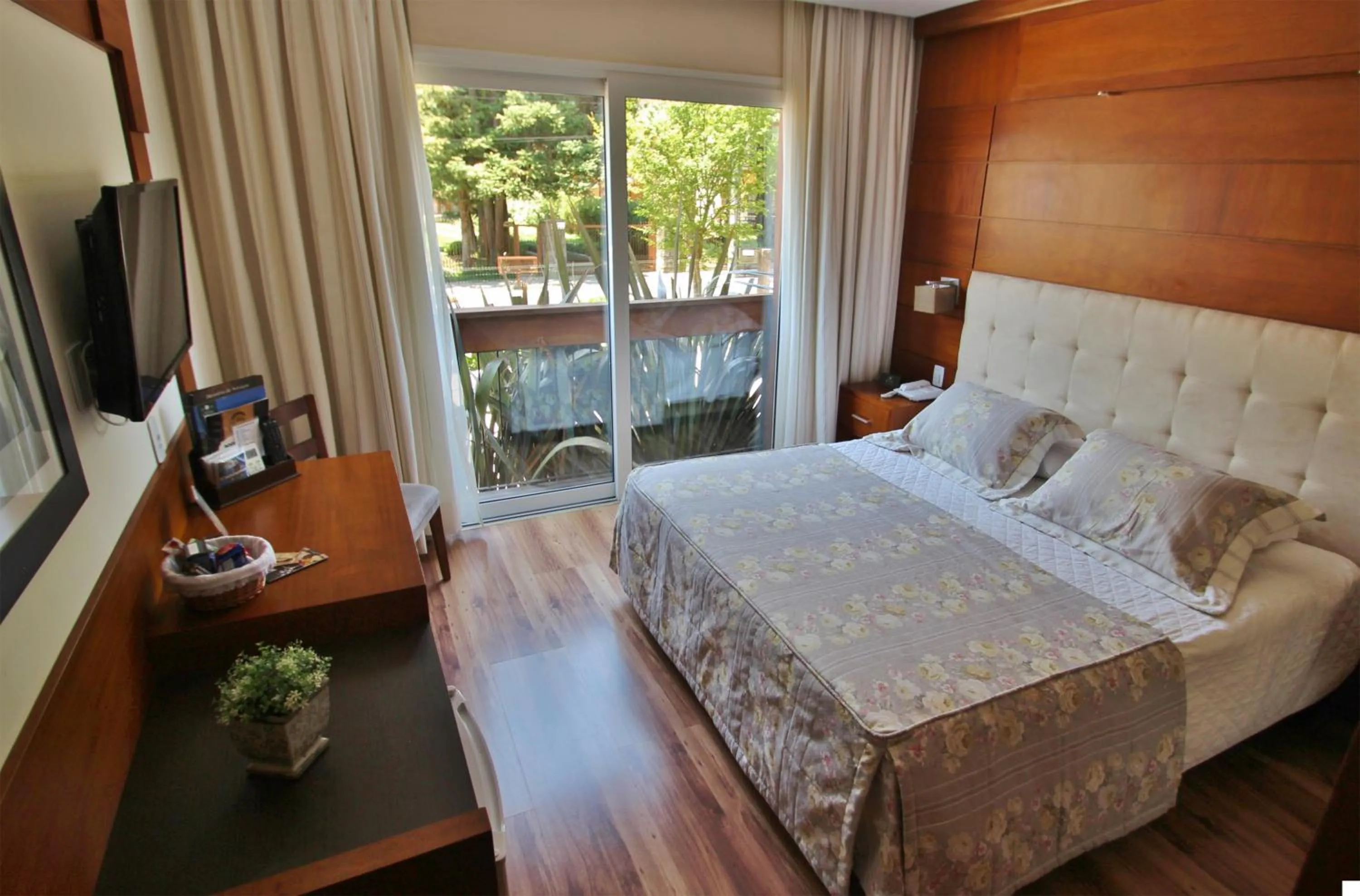 Bed in Hotel Alpestre