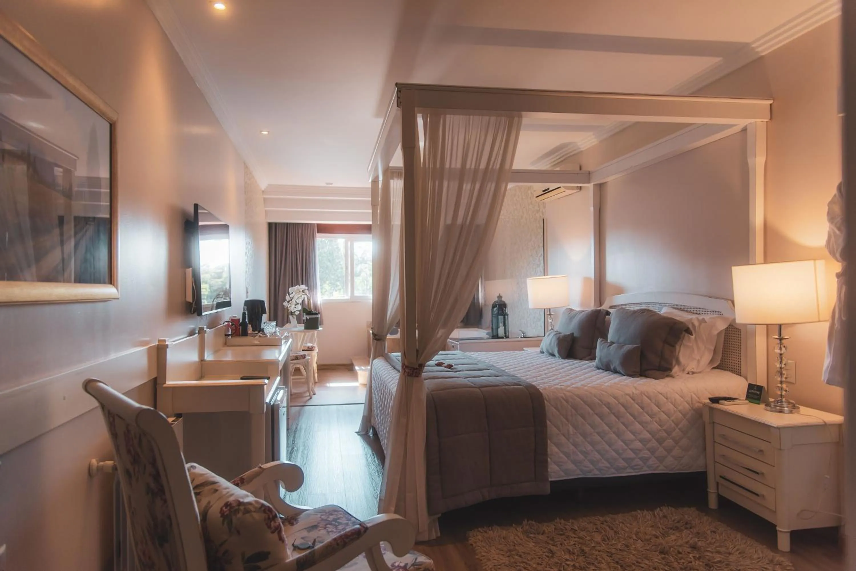 Bedroom, Bed in Hotel Alpestre