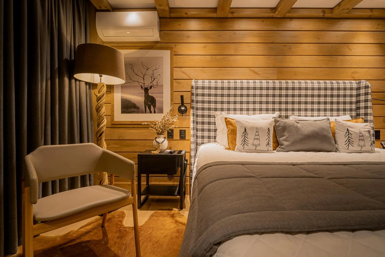 Bedroom, Bed in Hotel Alpestre