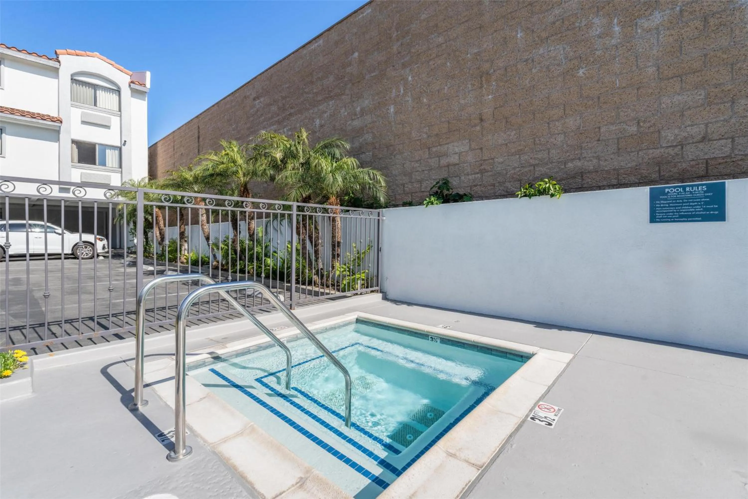 Pool view in Best Western Los Alamitos Inn & Suites