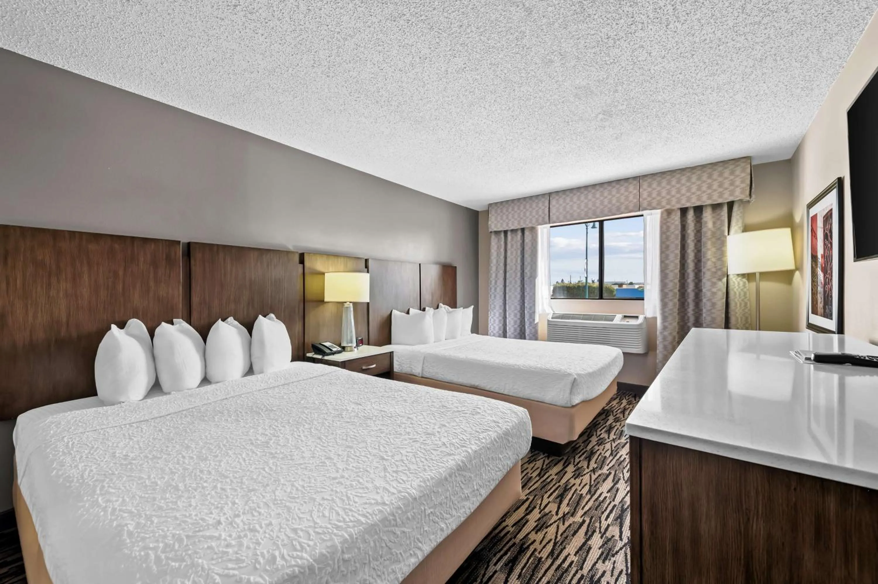 Bedroom, Bed in Best Western Los Alamitos Inn & Suites