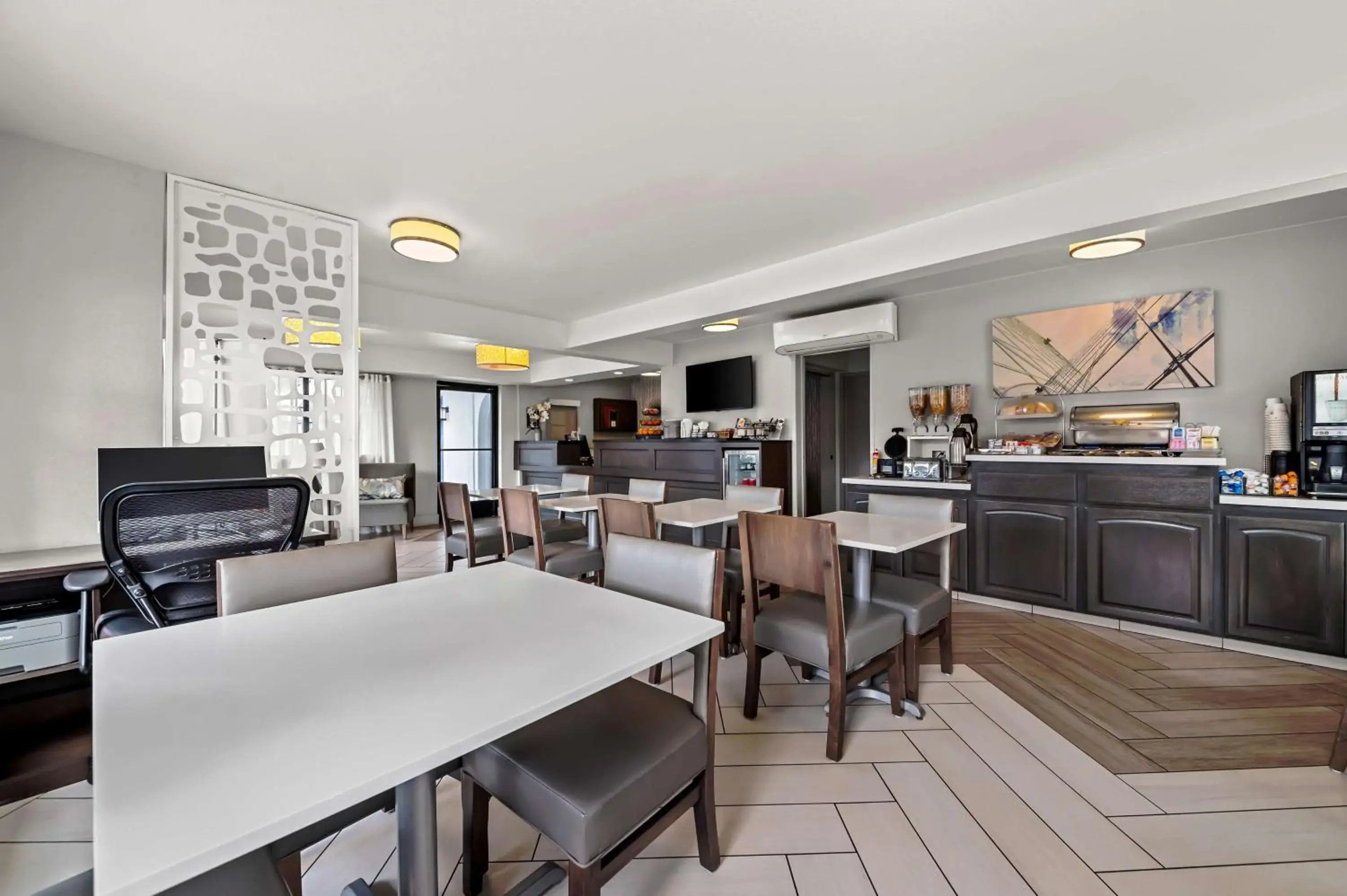 Breakfast in Best Western Los Alamitos Inn & Suites Breakfast in Best Western Los Alamitos Inn & Suites