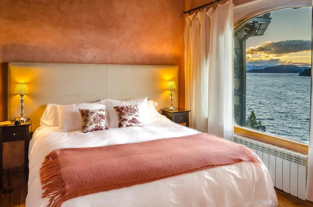 Bed in Lirolay Suites - Apart Hotel