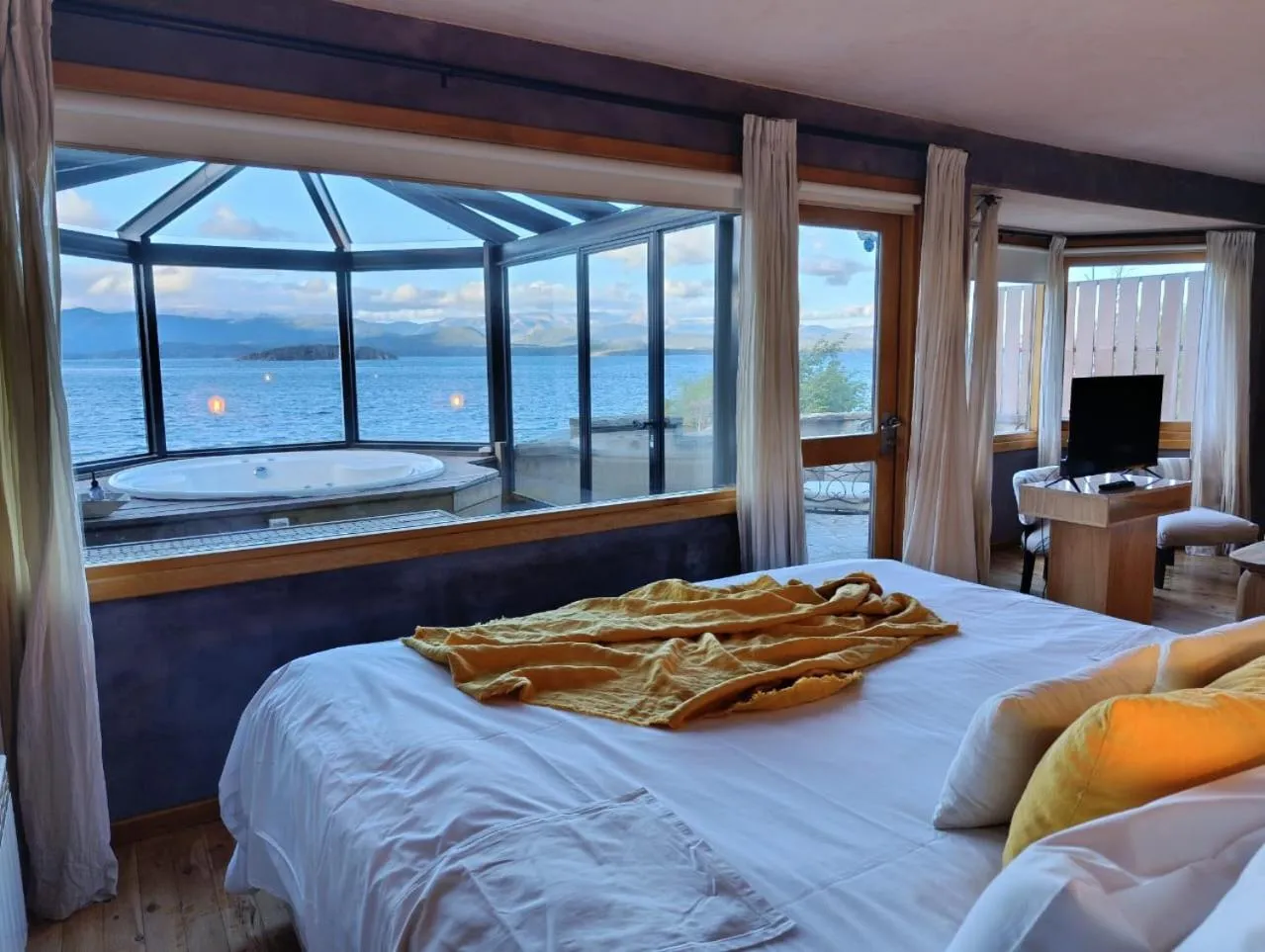 Bed in Lirolay Suites - Apart Hotel