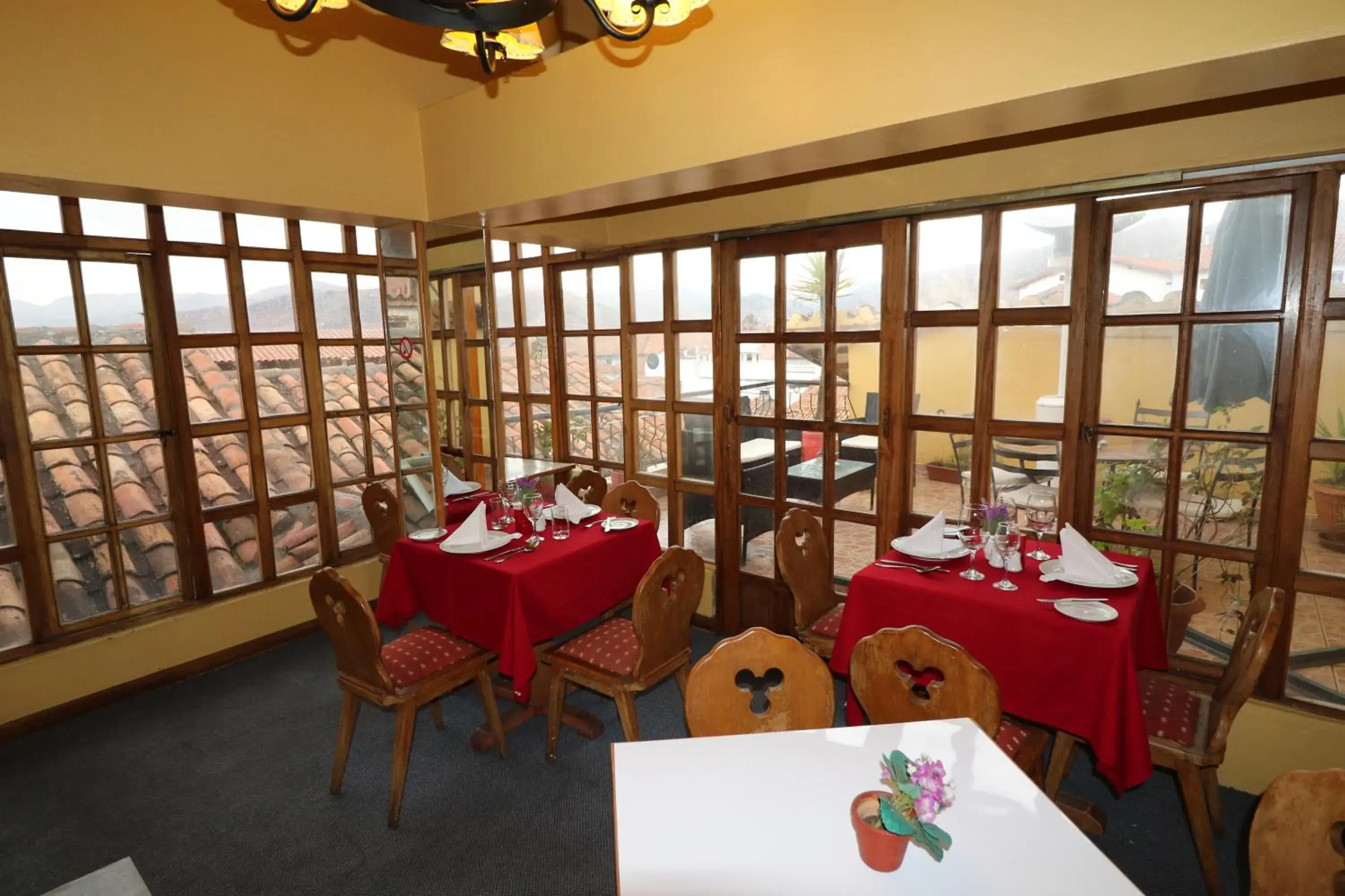 Restaurant/places to eat in Hotel & Mirador Los Apus Restaurant/places to eat in Hotel & Mirador Los Apus