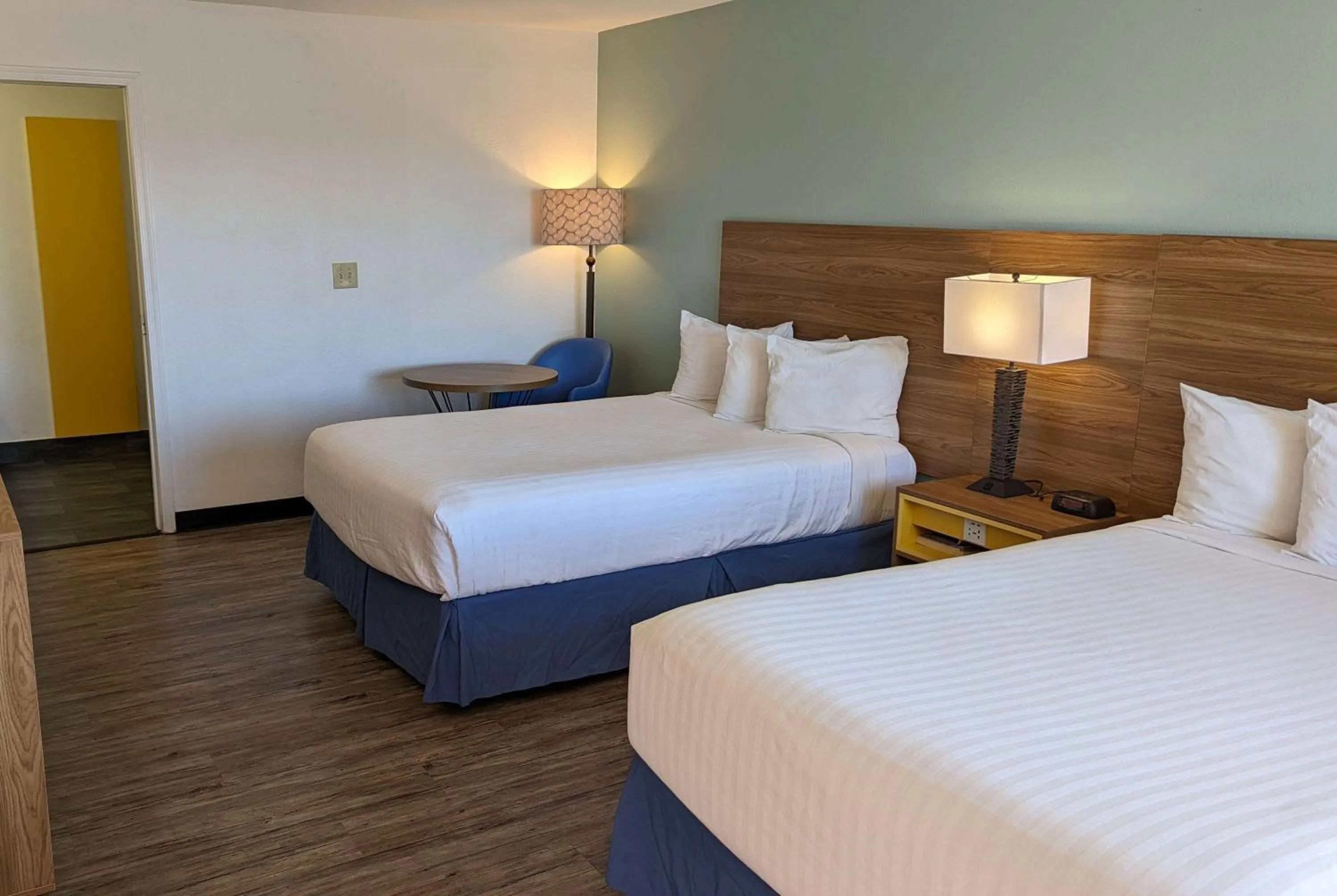 Photo of the whole room, Bed in Days Inn by Wyndham Lake Havasu