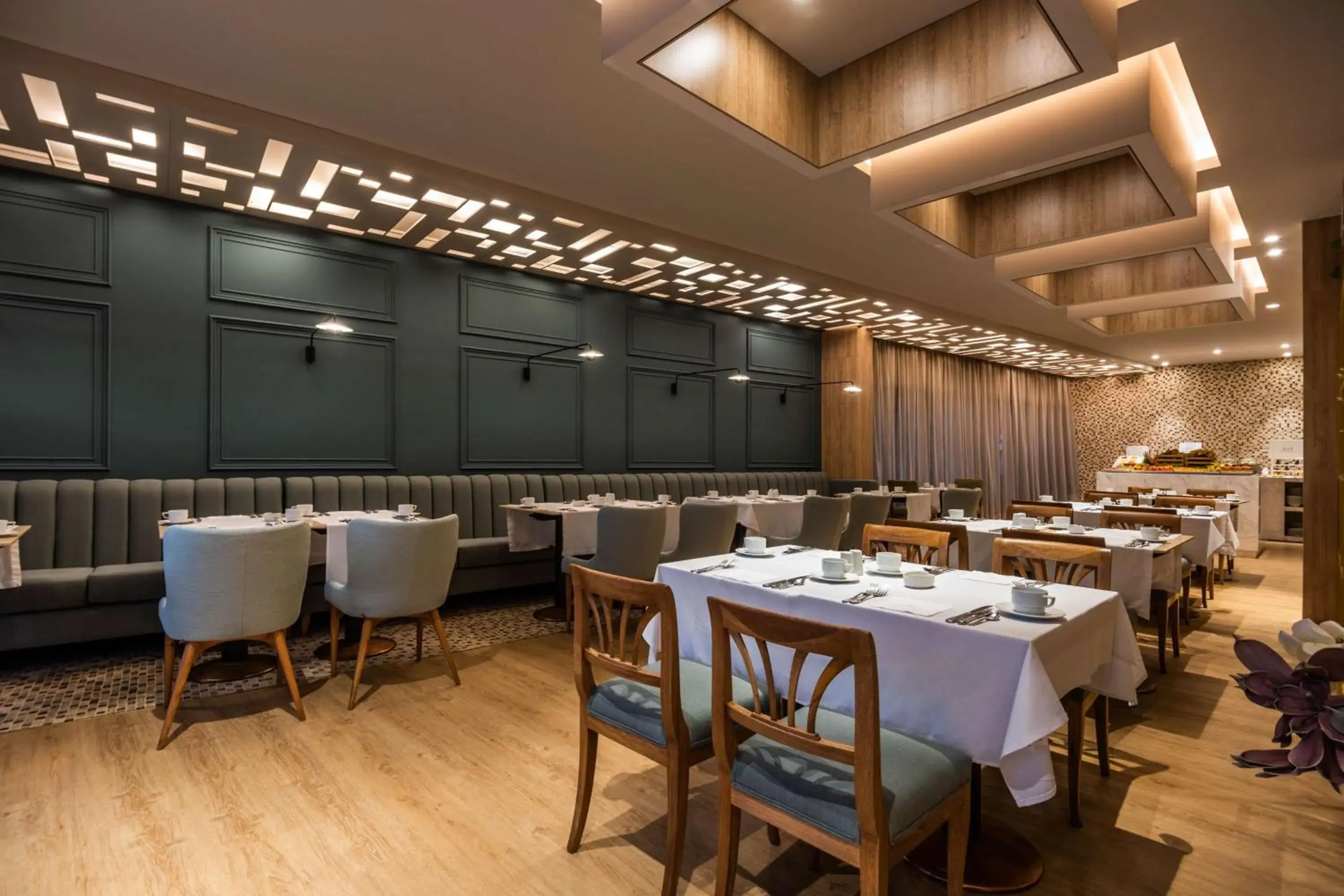 Restaurant/places to eat in NH Collection Bogota WTC Royal Restaurant/places to eat in NH Collection Bogota WTC Royal