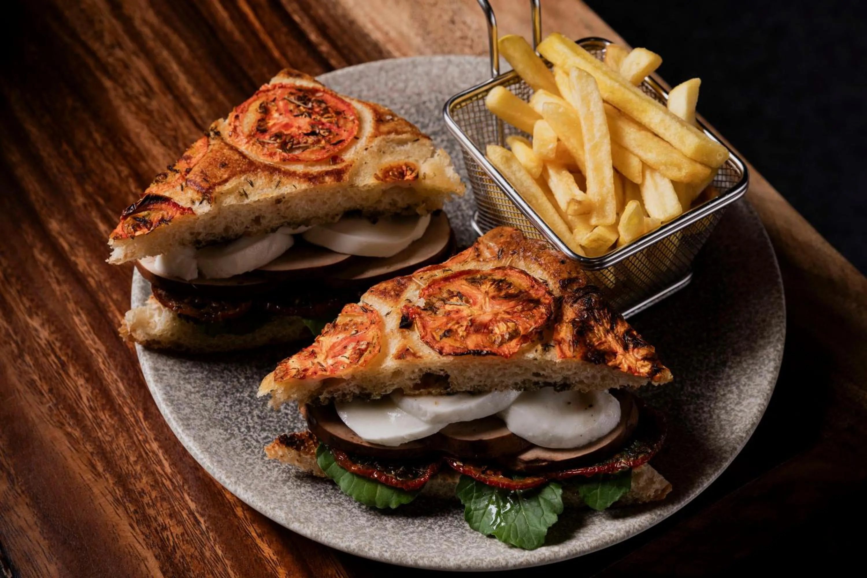 Food and drinks in Avani Royal Zona T Bogotá Hotel