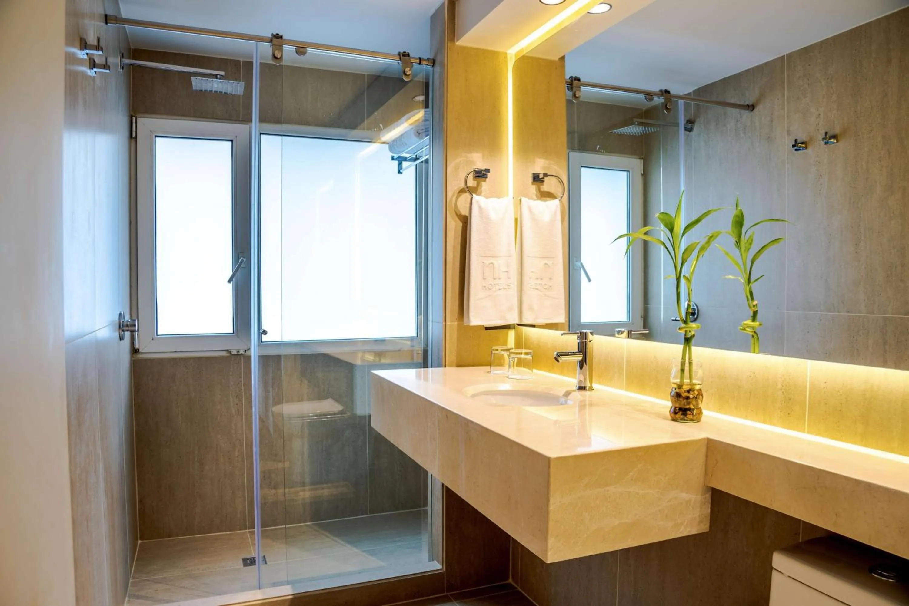 Bathroom in NH Bogota Pavillon Royal