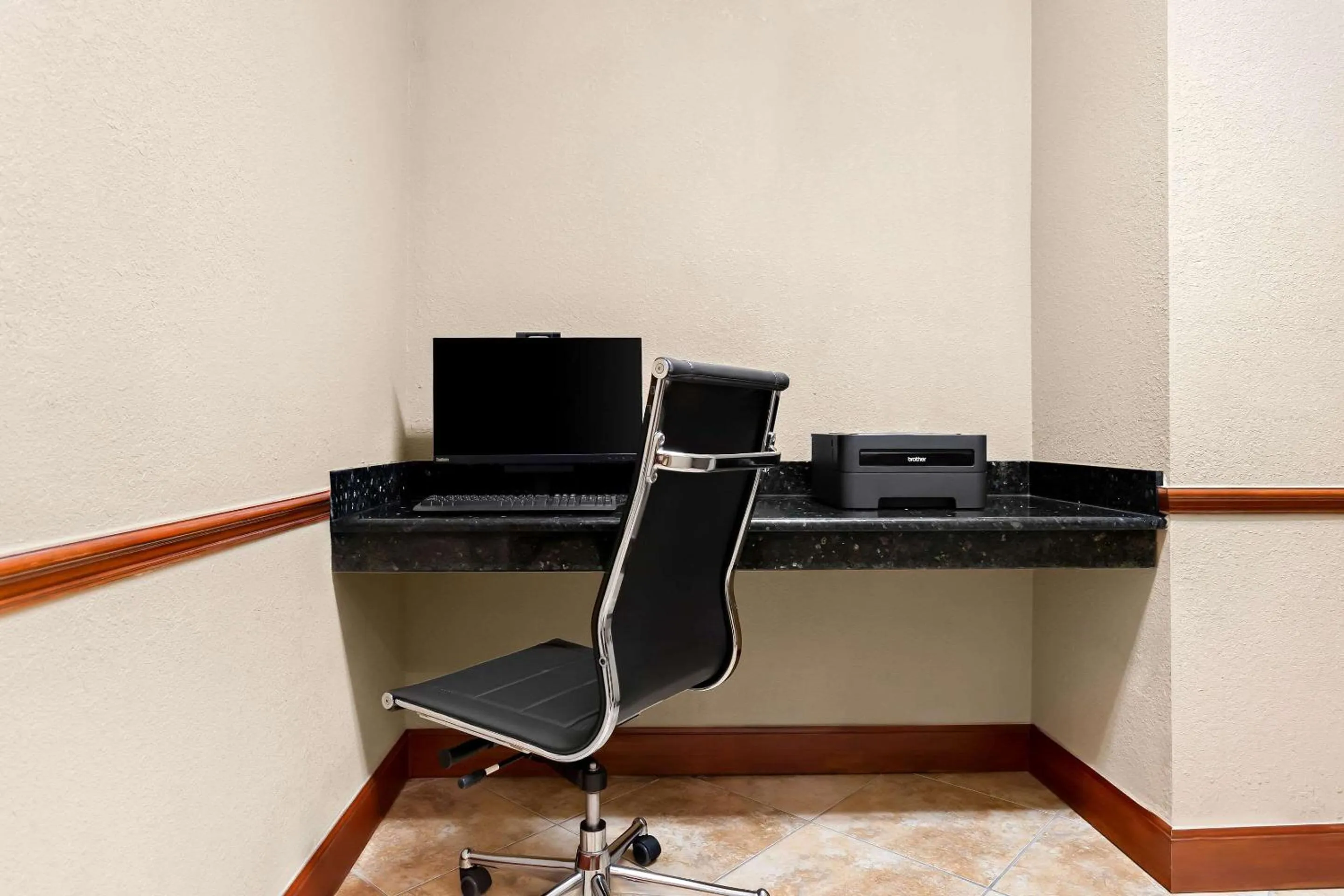 Business facilities in Comfort Suites Tampa Airport North