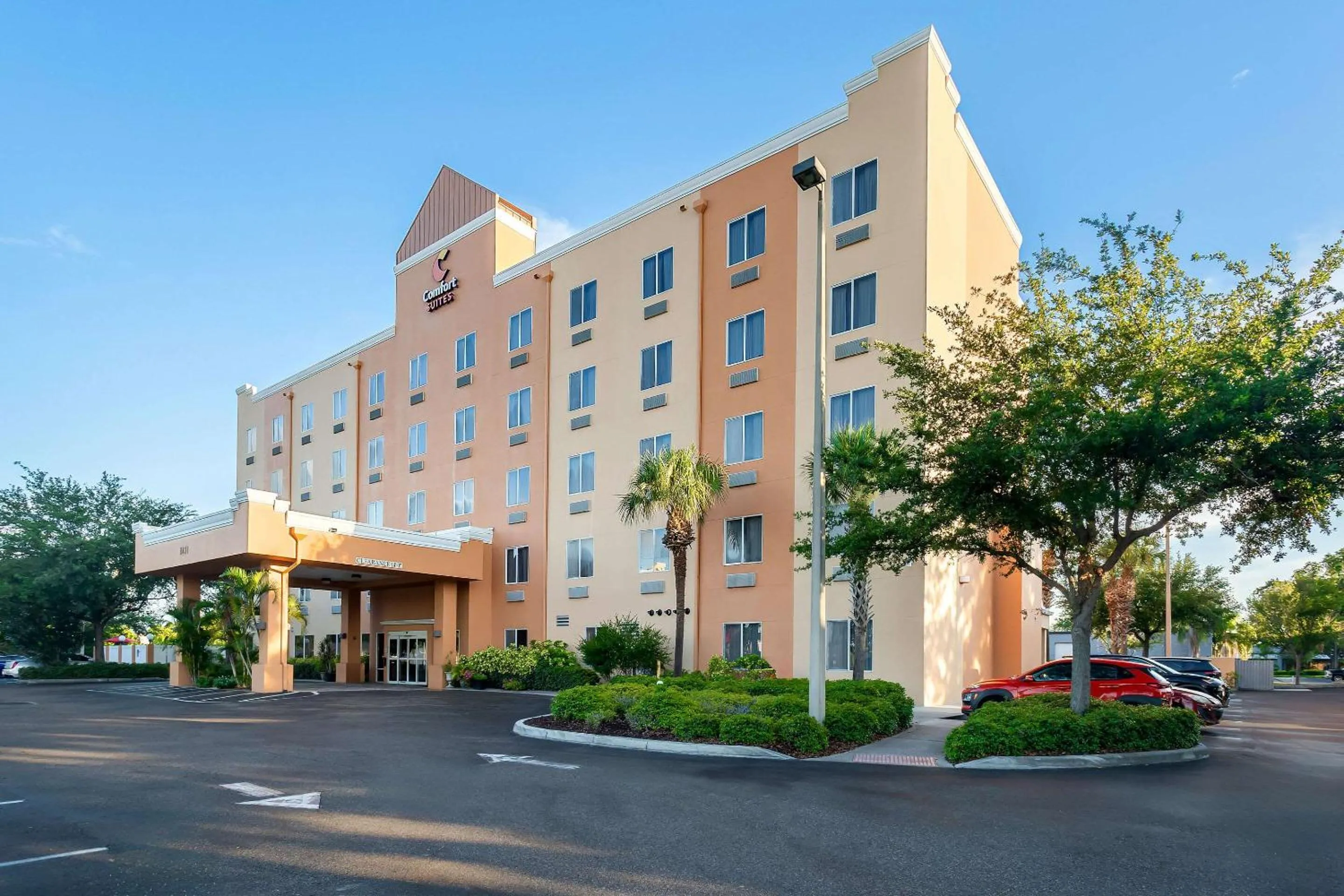 Property building in Comfort Suites Tampa Airport North