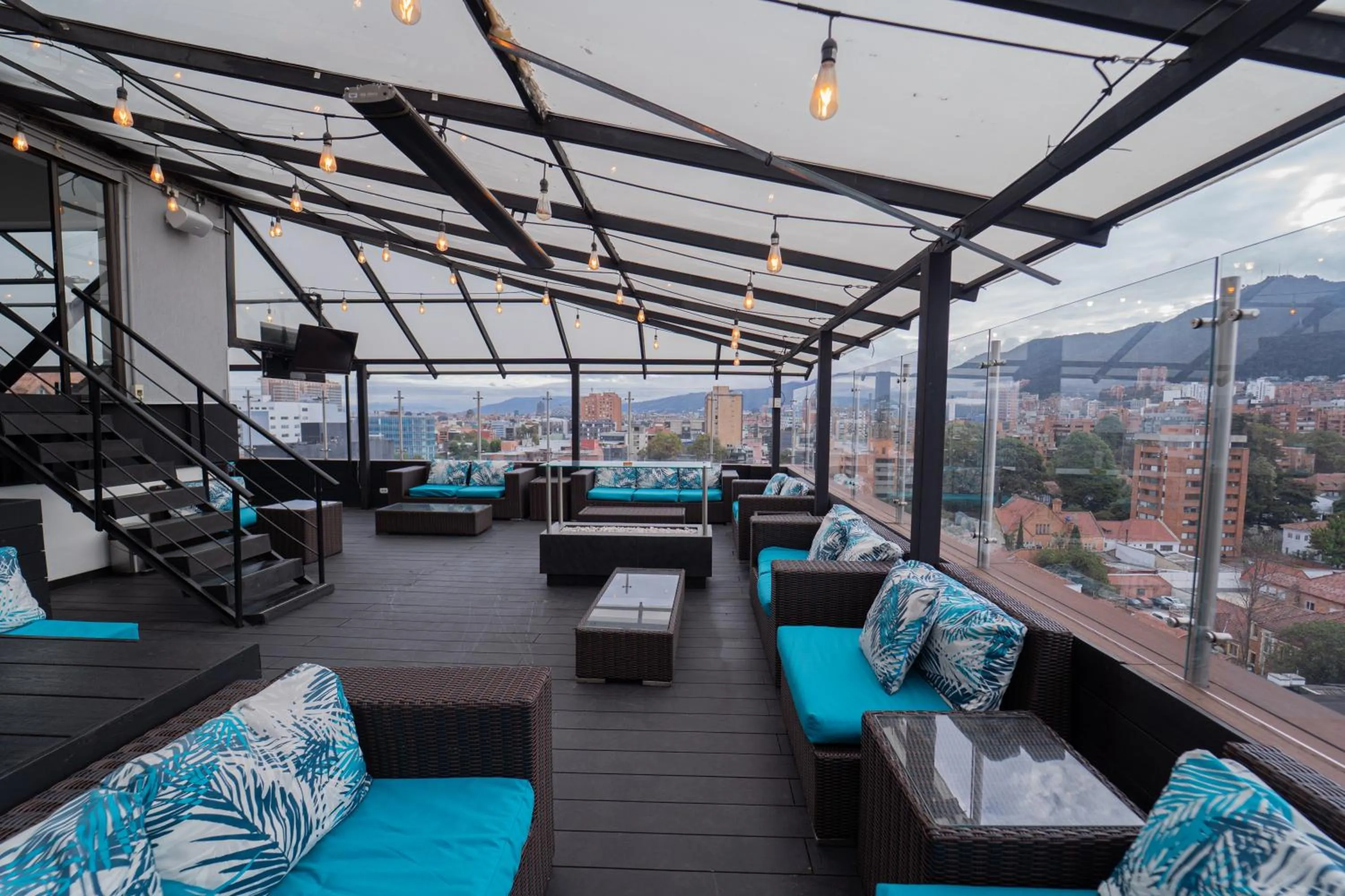 Lounge or bar in Radisson Bogota Metrotel