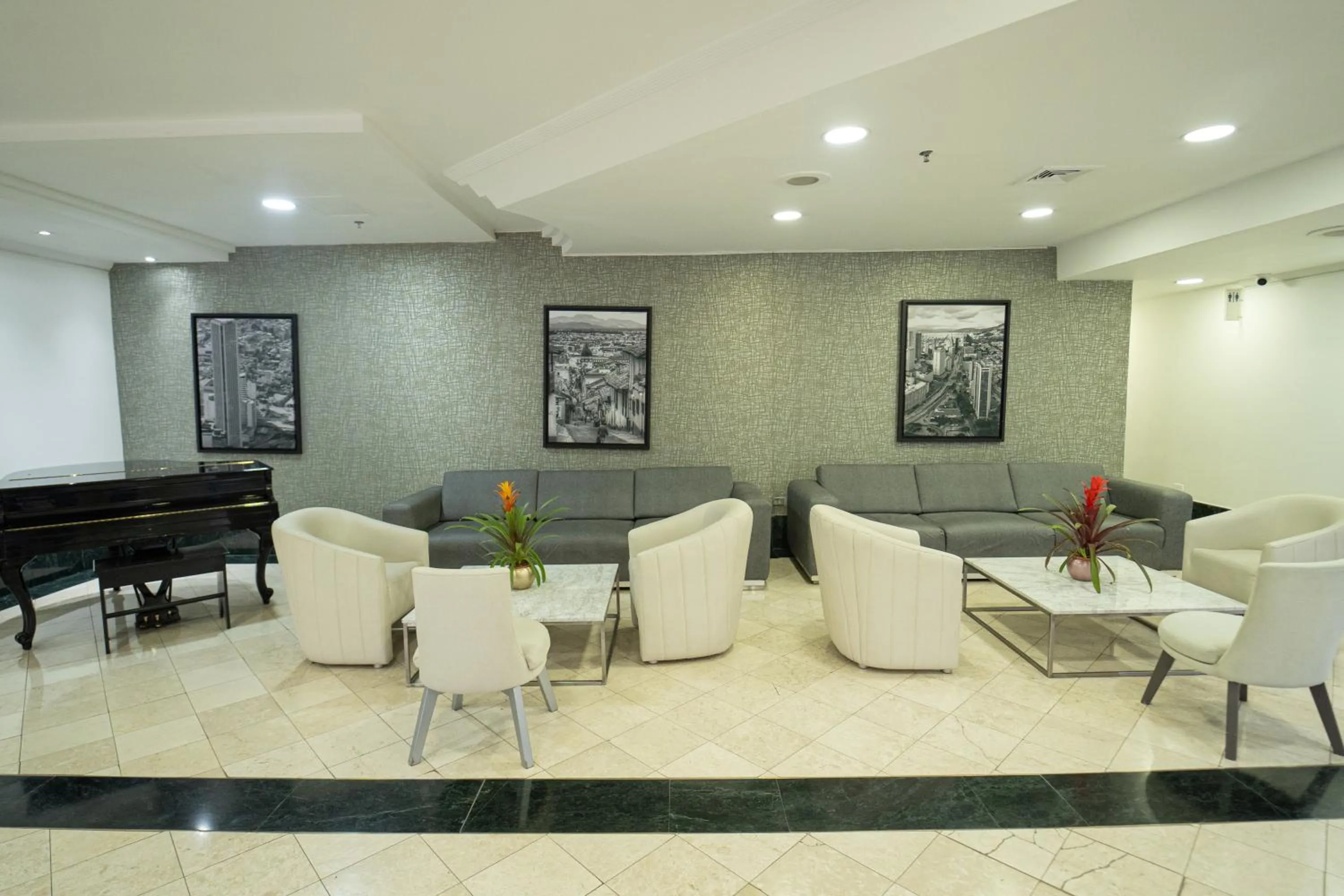 Living room in Radisson Bogota Metrotel