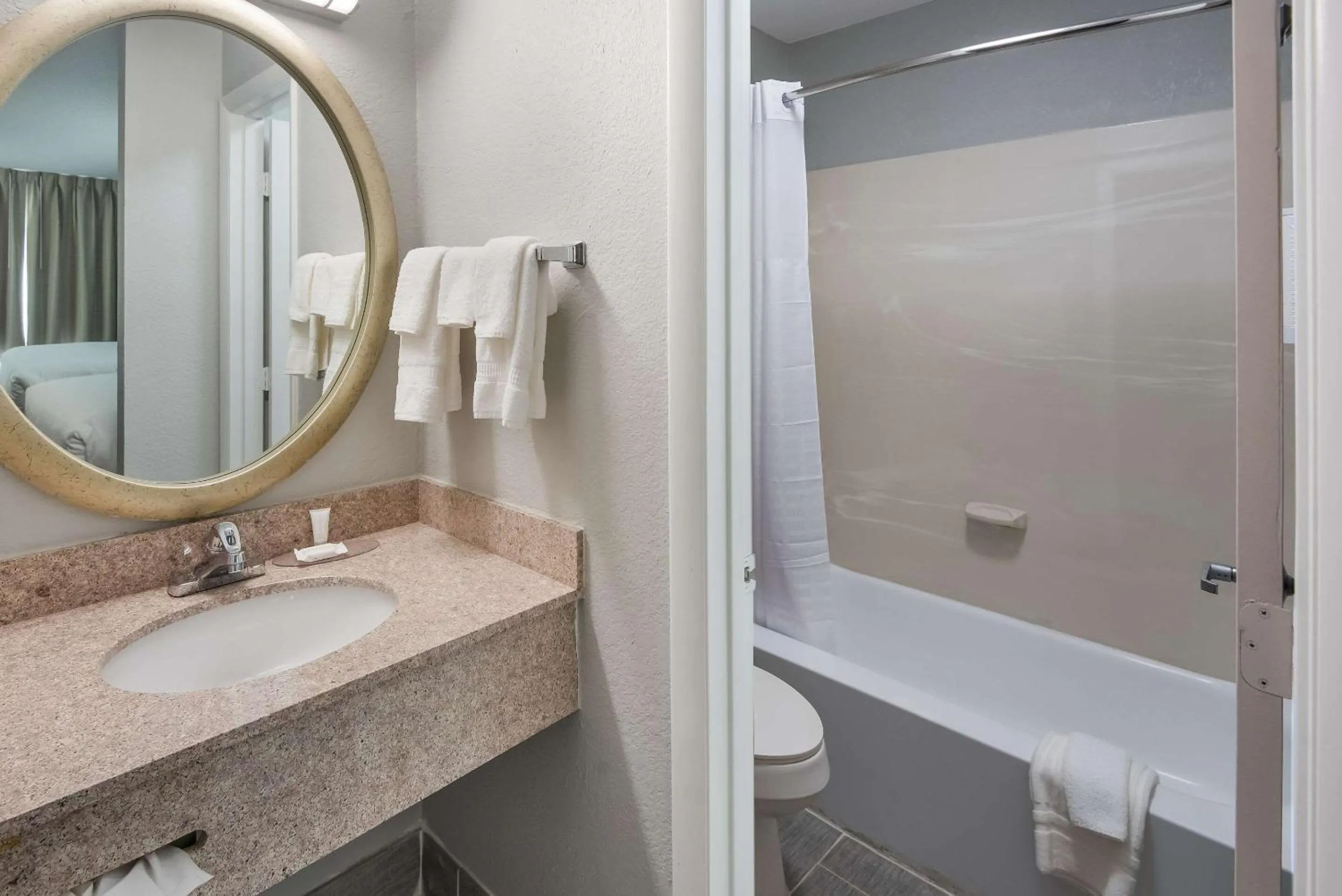 Bathroom in Clarion Pointe Indianapolis Northeast