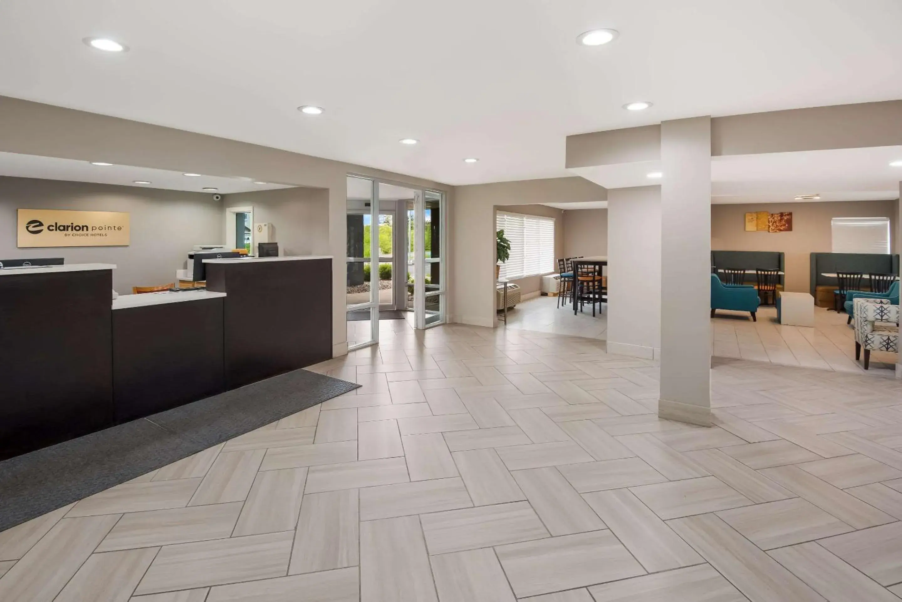 Lobby or reception in Clarion Pointe Indianapolis Northeast Lobby or reception in Clarion Pointe Indianapolis Northeast