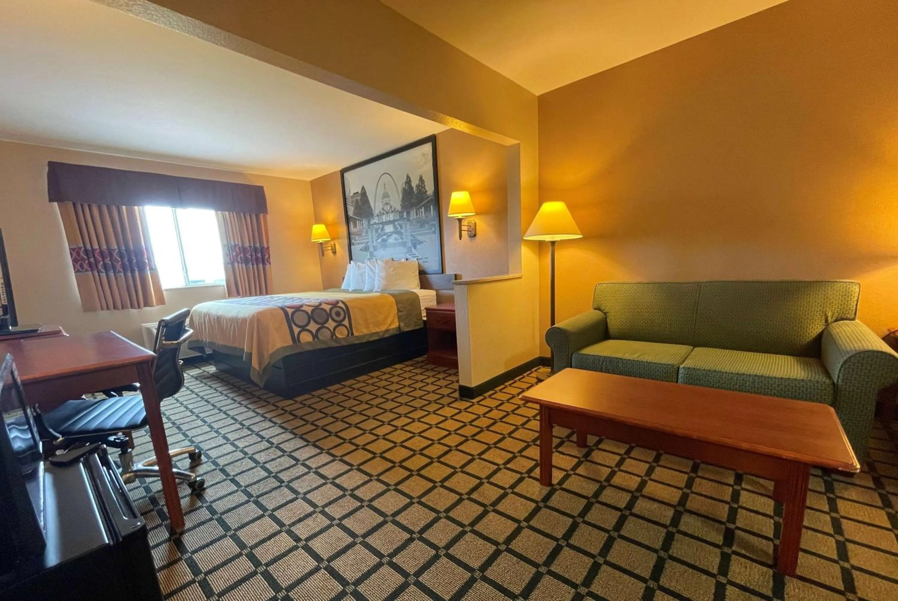 Photo of the whole room, Bed in Super 8 by Wyndham Rolla