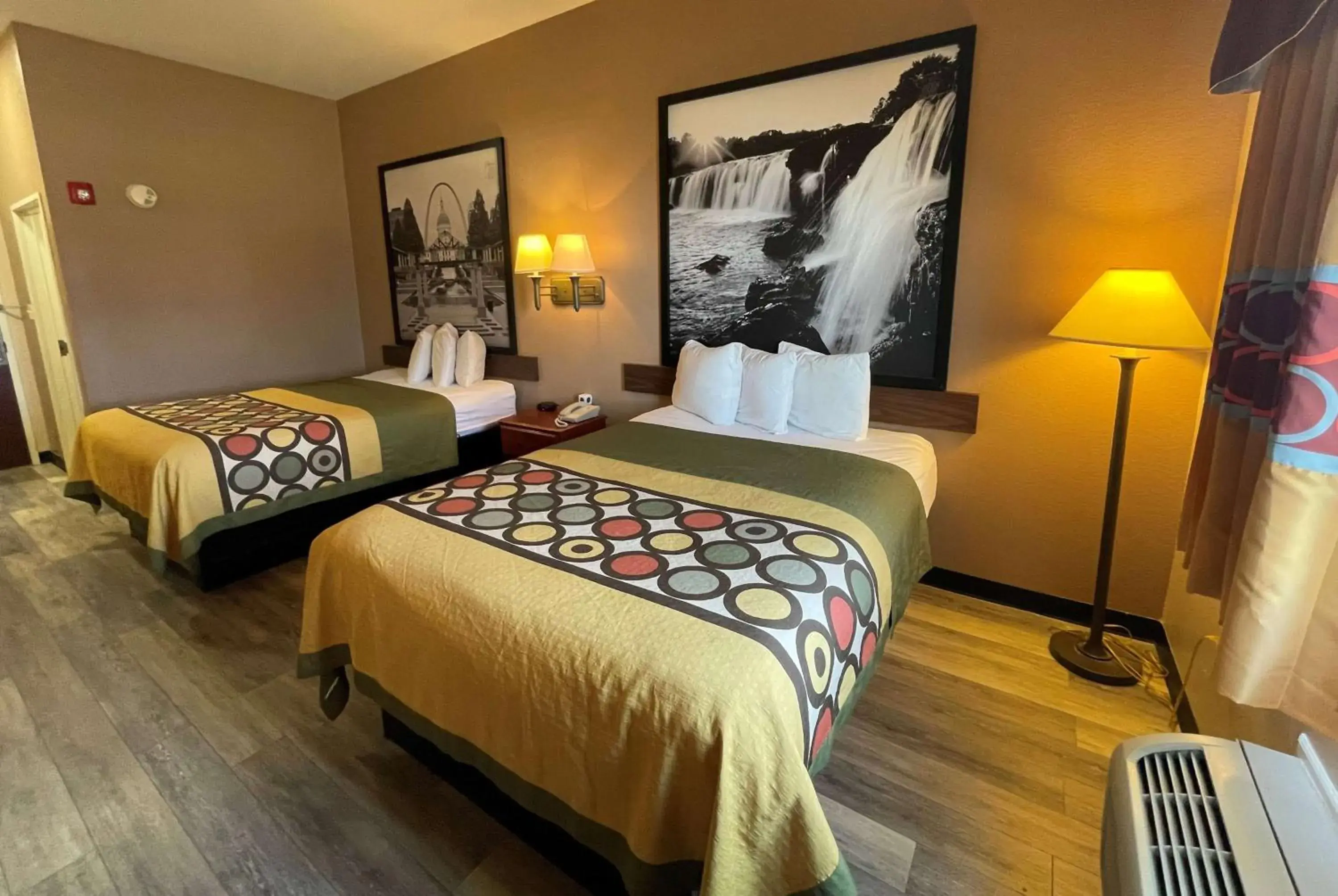 Photo of the whole room, Bed in Super 8 by Wyndham Rolla Photo of the whole room, Bed in Super 8 by Wyndham Rolla