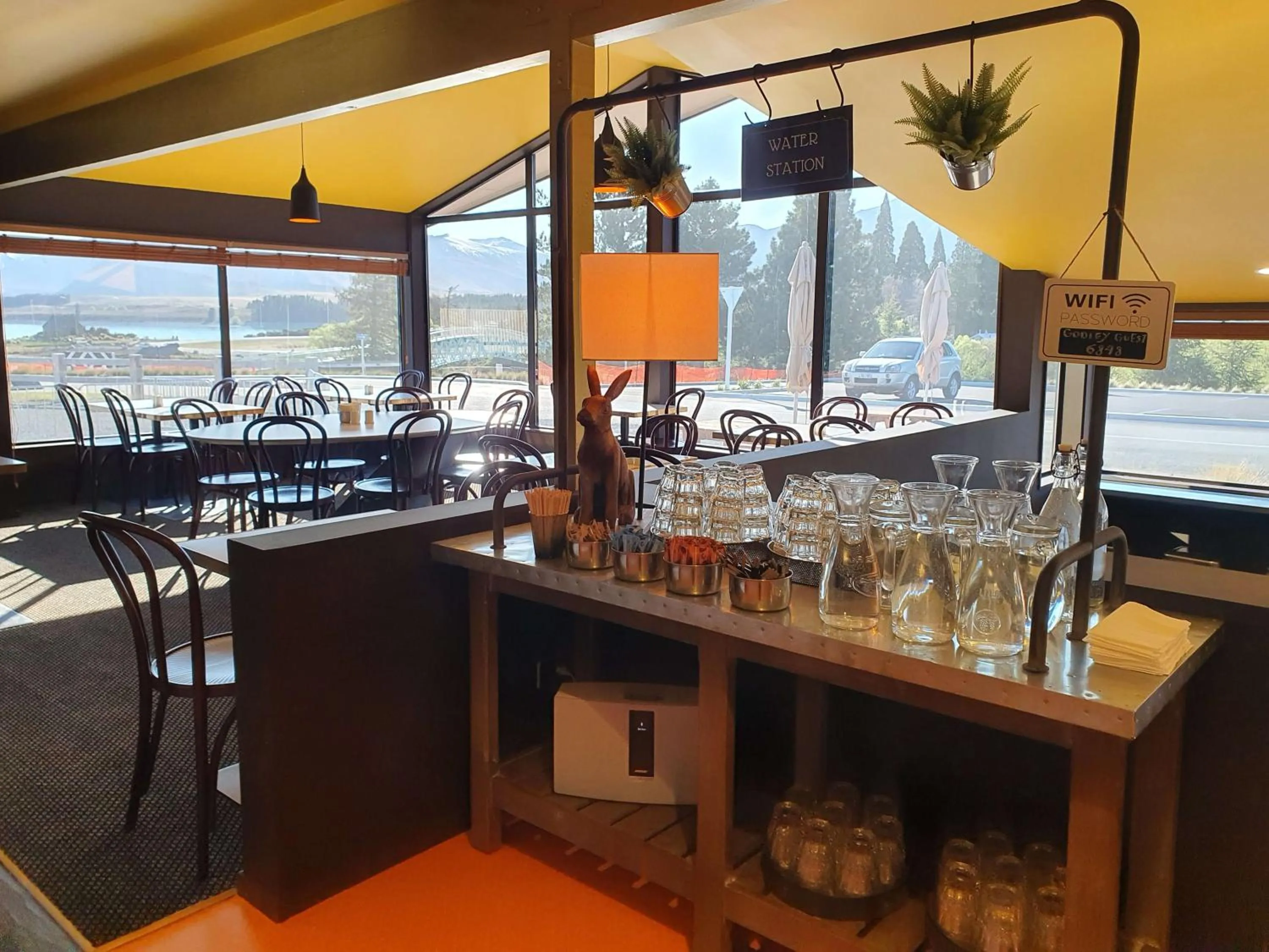 Restaurant/places to eat in The Godley Hotel