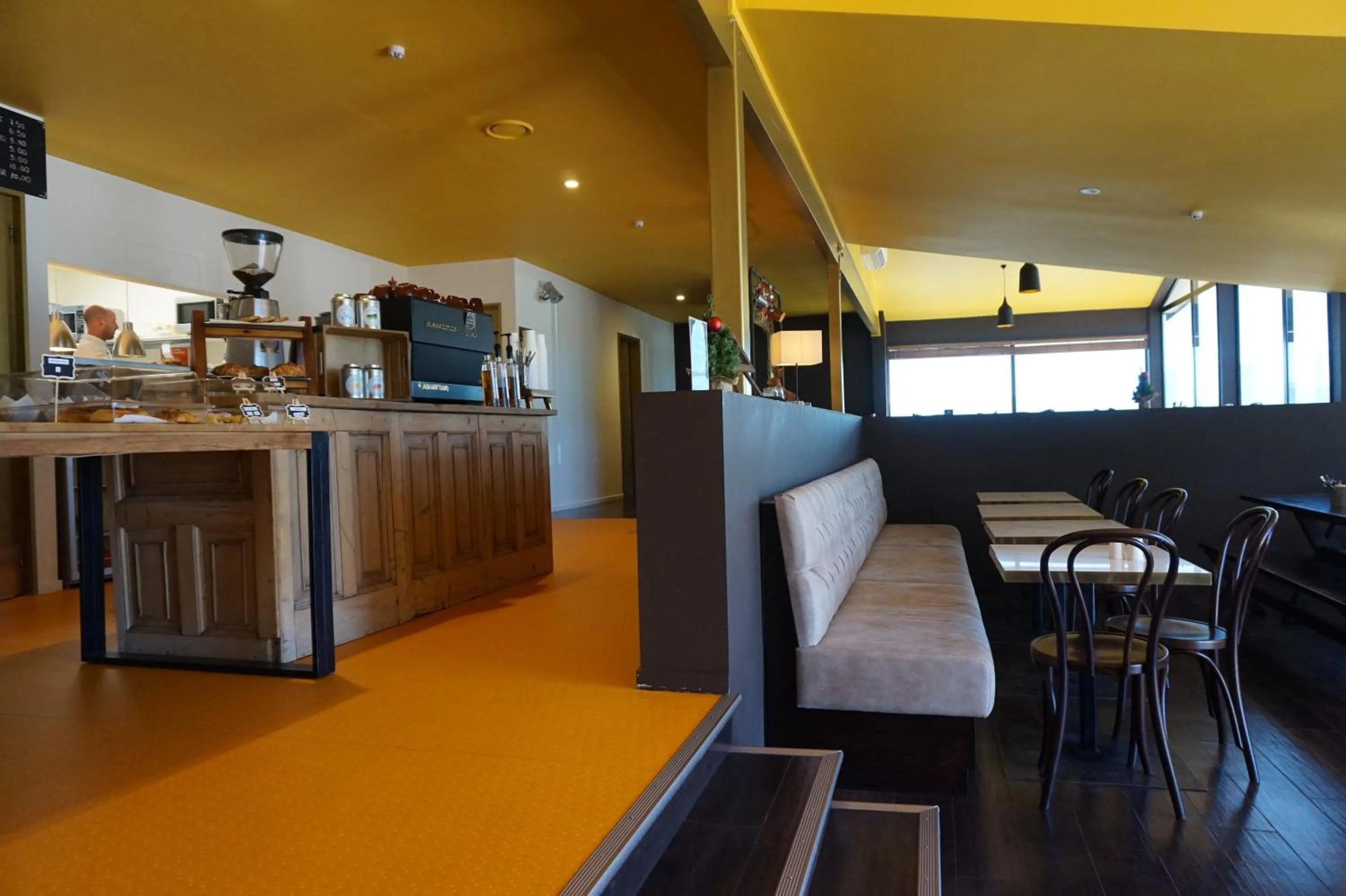 Restaurant/places to eat in The Godley Hotel