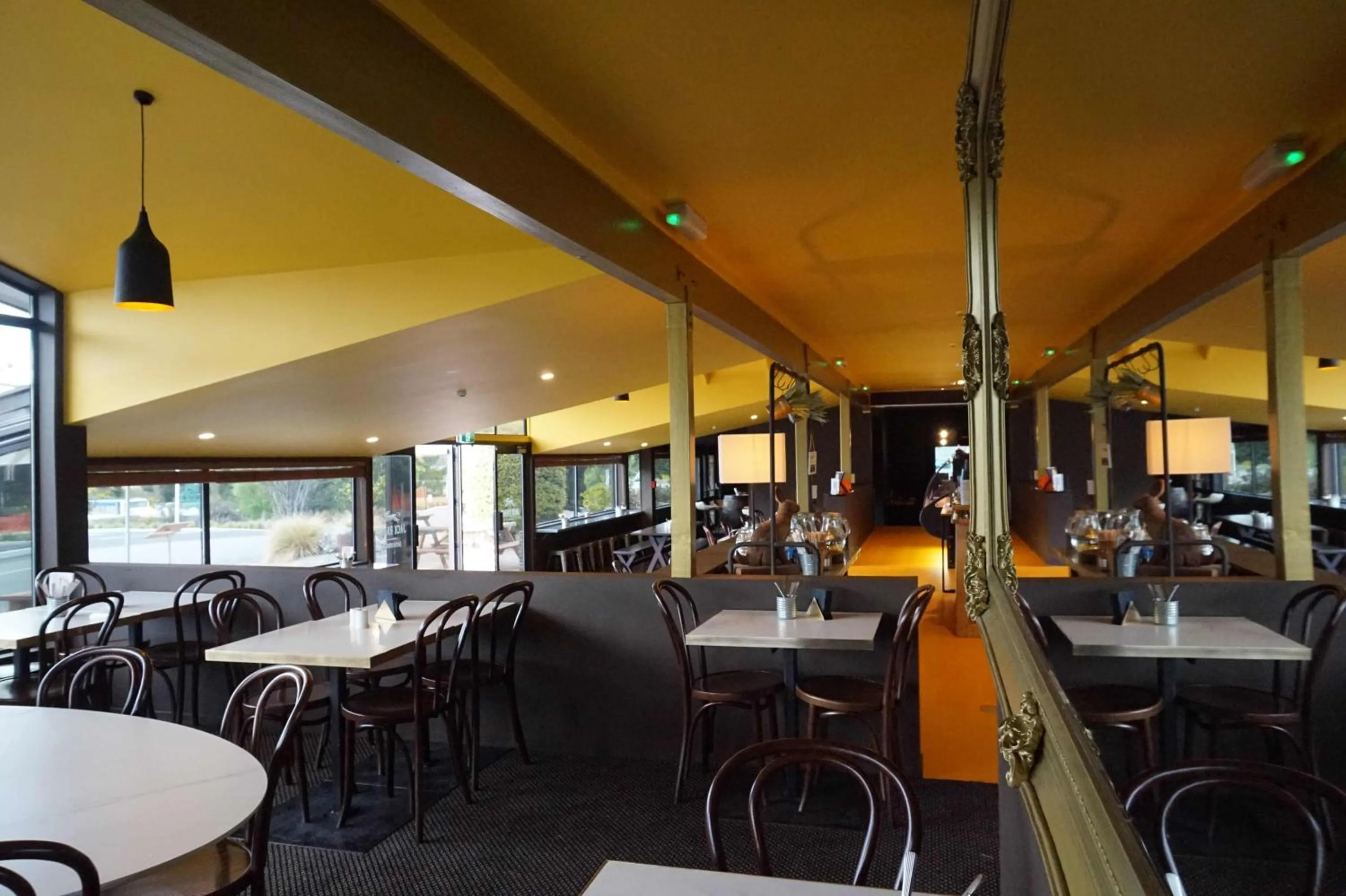 Restaurant/places to eat in The Godley Hotel