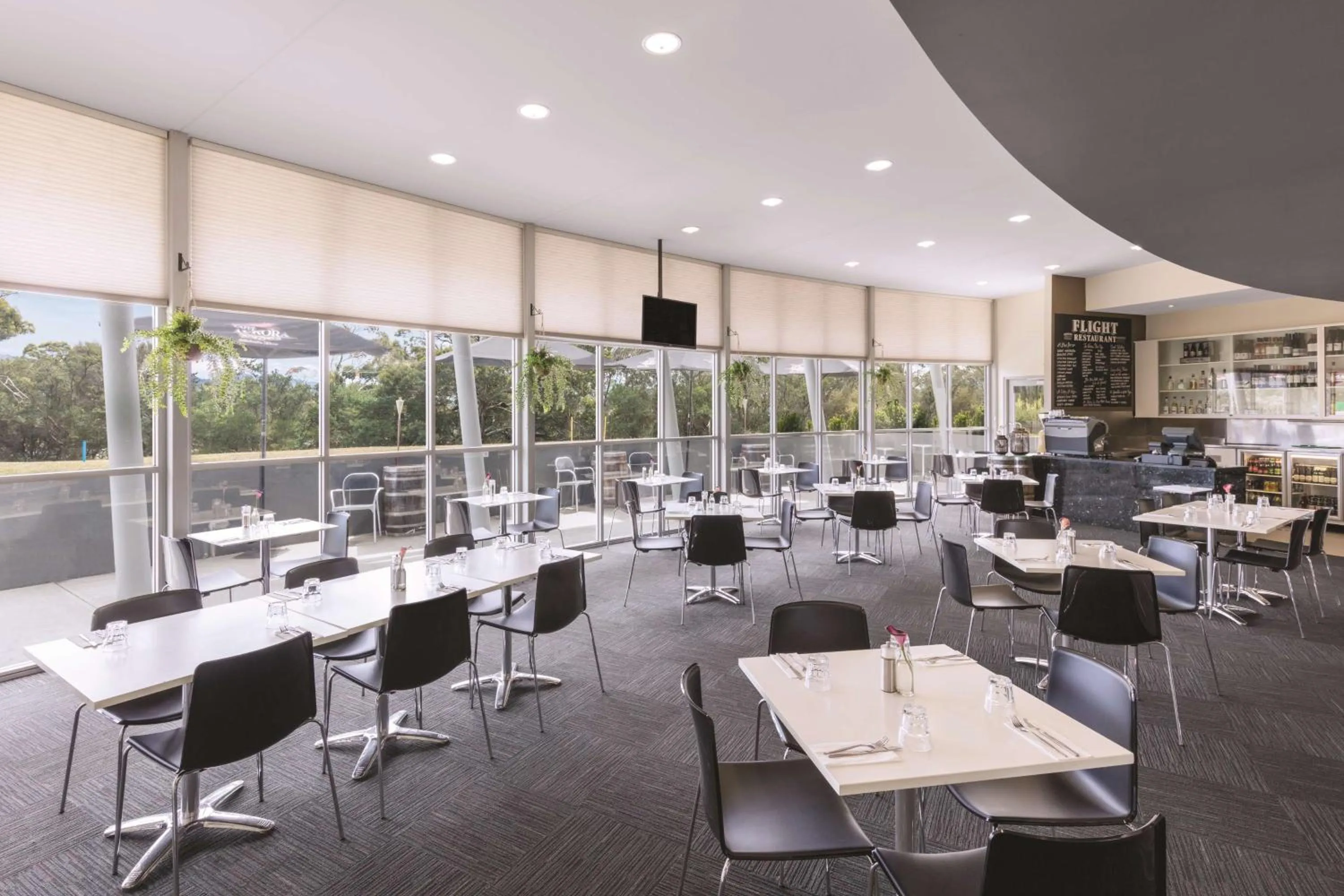 Restaurant/places to eat in Travelodge Hotel Hobart Airport